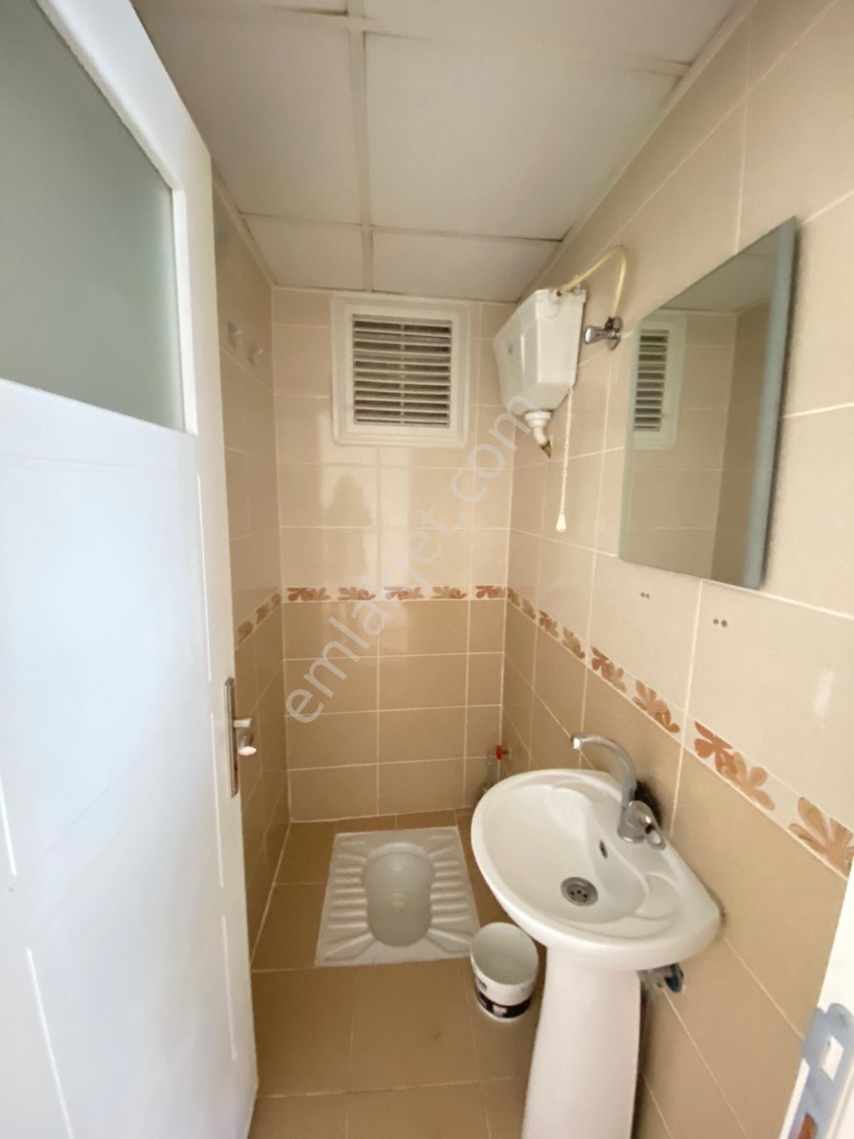 Gülcü Gayrimenkulden Cadde Üzerinde Kiralık Ara Kat Daire - Görsel 9