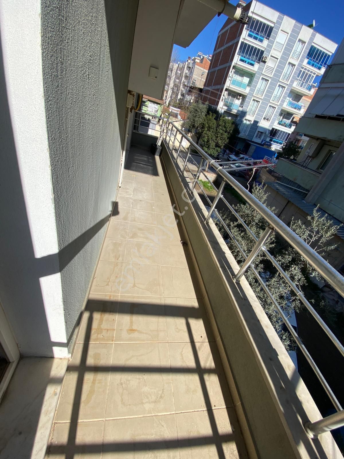 Gülcü Gayrimenkulden Cadde Üzerinde Kiralık Ara Kat Daire - Görsel 17