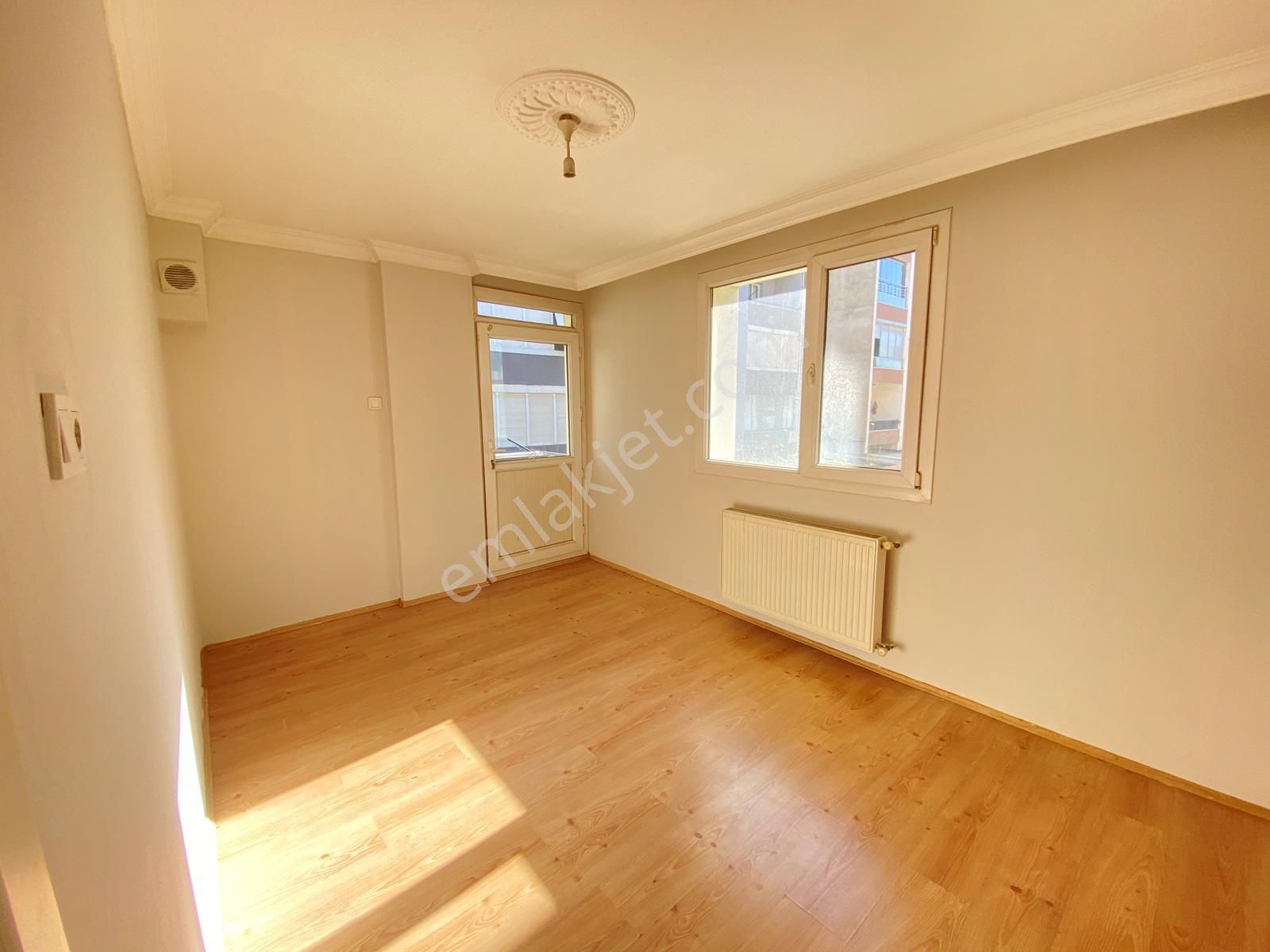 Gülcü Gayrimenkulden Cadde Üzerinde Kiralık Ara Kat Daire - Görsel 13