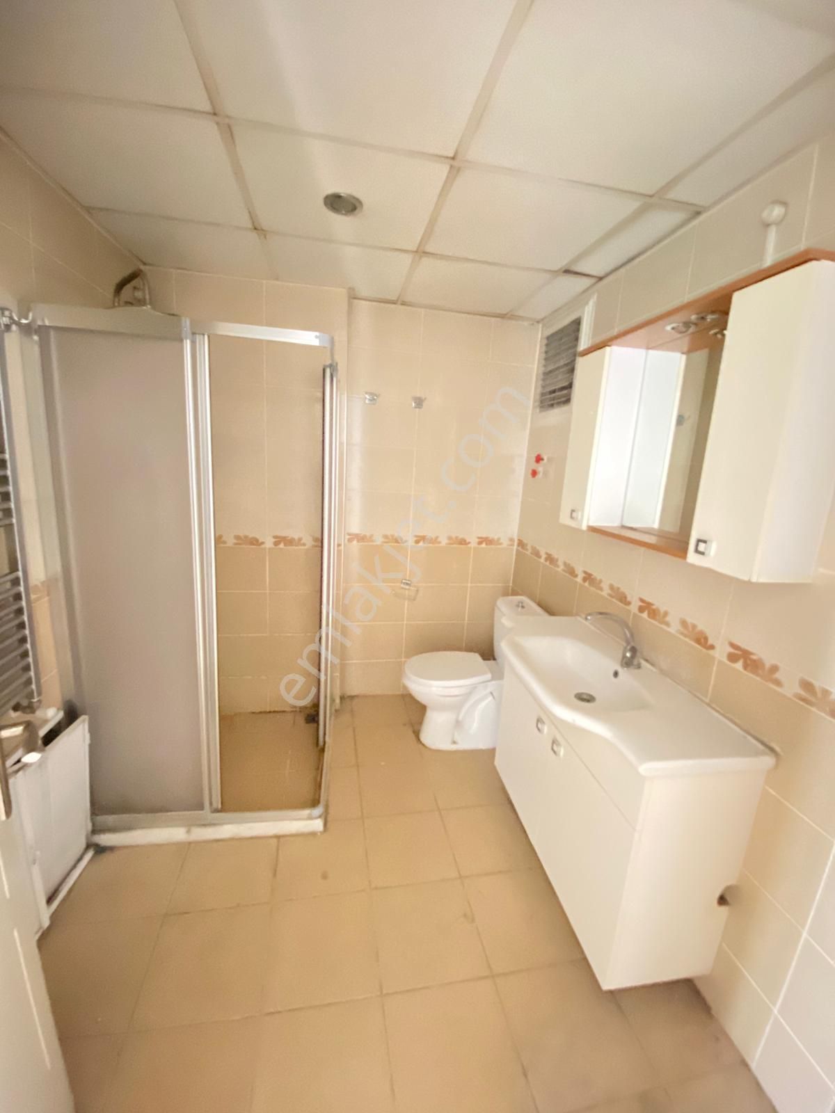 Gülcü Gayrimenkulden Cadde Üzerinde Kiralık Ara Kat Daire - Görsel 10