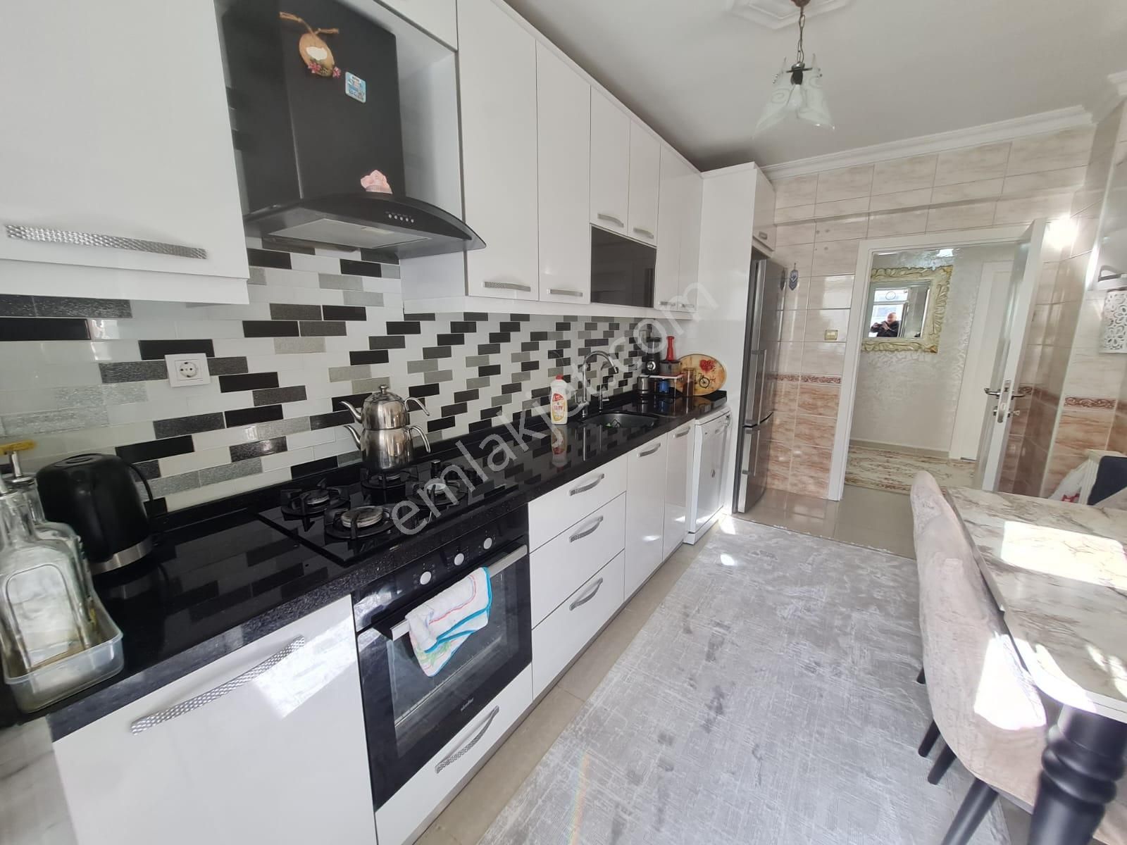 Bahçelievler Siyavuşpaşa Mustafa Kemal Paşa Cd. Yakın 3+1 145m2 - Görsel 12