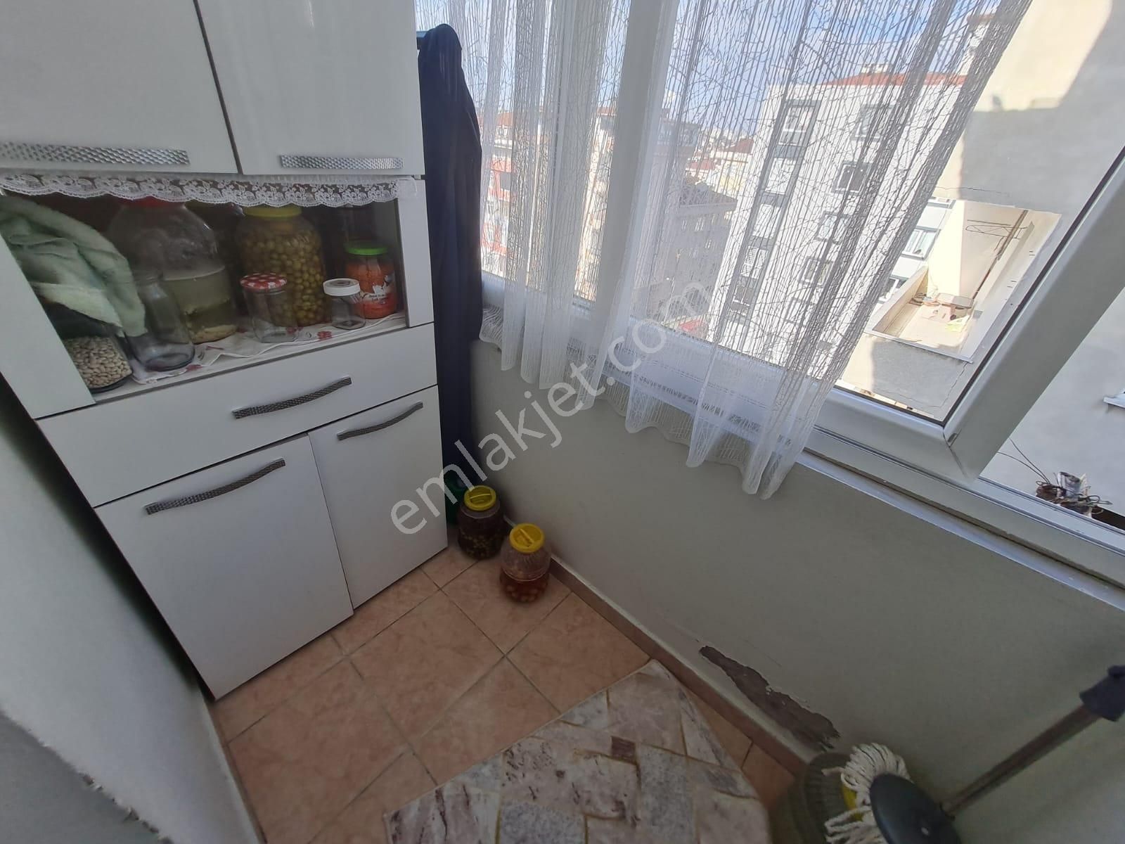 Bahçelievler Siyavuşpaşa Mustafa Kemal Paşa Cd. Yakın 3+1 145m2 - Görsel 24