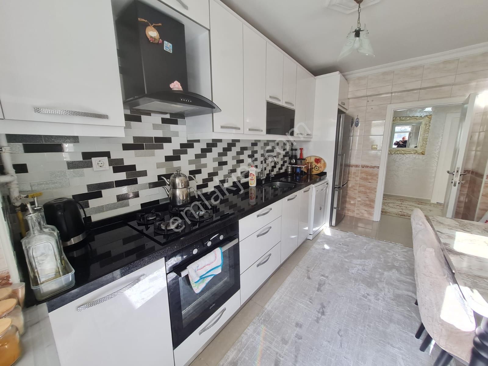 Bahçelievler Siyavuşpaşa Mustafa Kemal Paşa Cd. Yakın 3+1 145m2 - Görsel 13