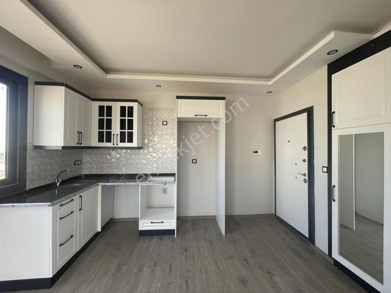 Carkıpare'de Bulvarmanzaralı Balkonlu Katmulkıyetlı 1+1 - Görsel 7