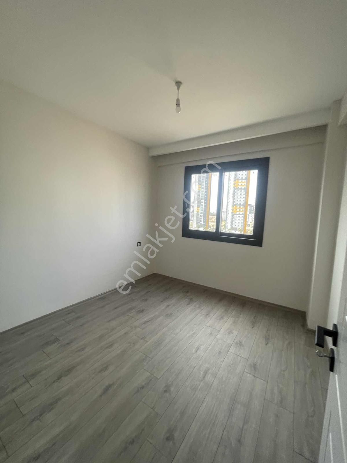 Carkıpare'de Bulvarmanzaralı Balkonlu Katmulkıyetlı 1+1 - Görsel 3