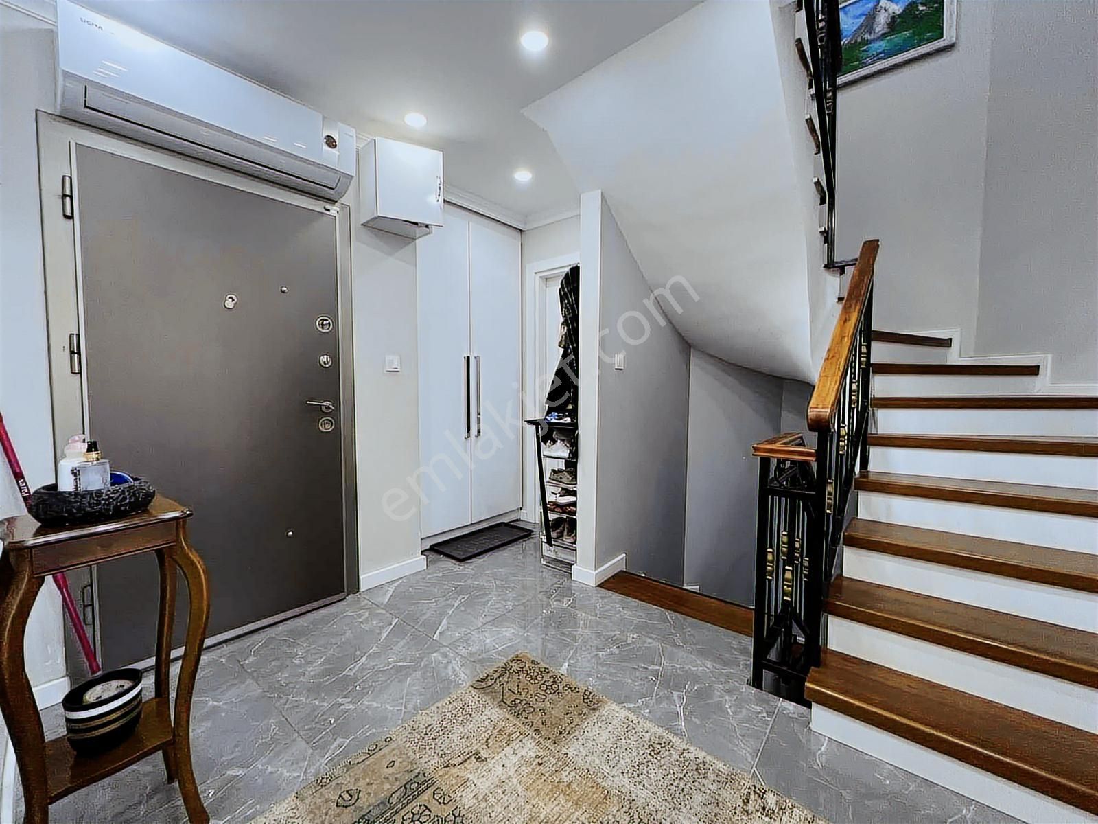 Çengelköy Ata 2 Sitesi 1.tepe De Çıkışa Yakın 300 M2 Villa - Görsel 8