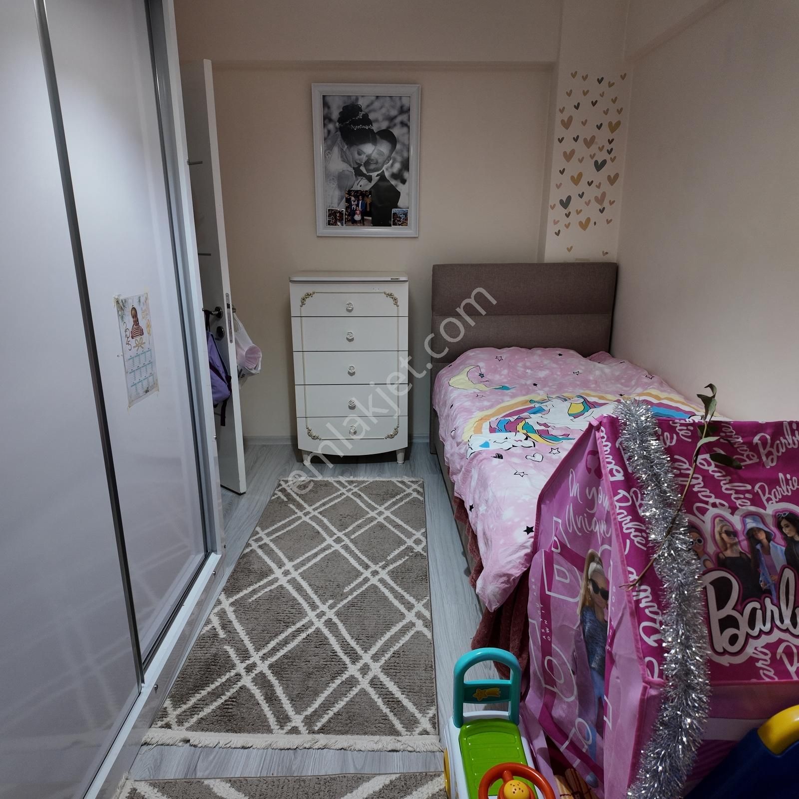 Atatürk Merkezi Konumda Arakat Asansörlü Bakımlı 135m2 3+1 Daire - Görsel 14