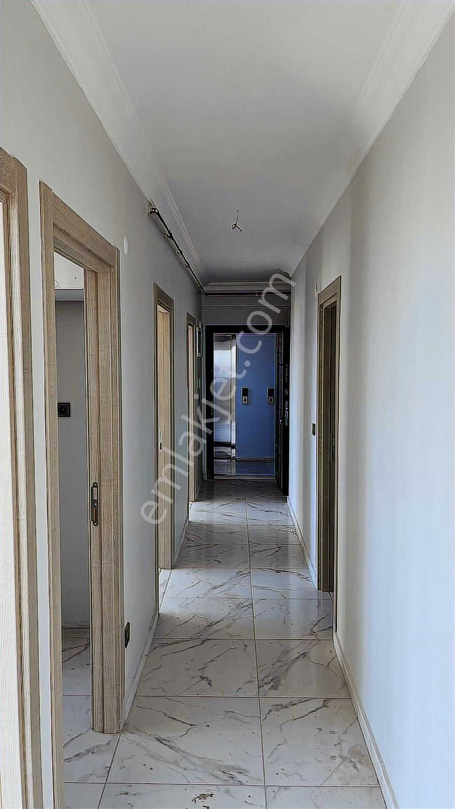 Ümr. Namık Kemal'de Otoparklı Ebv. Banyolu Ferah 3+1 - Görsel 19