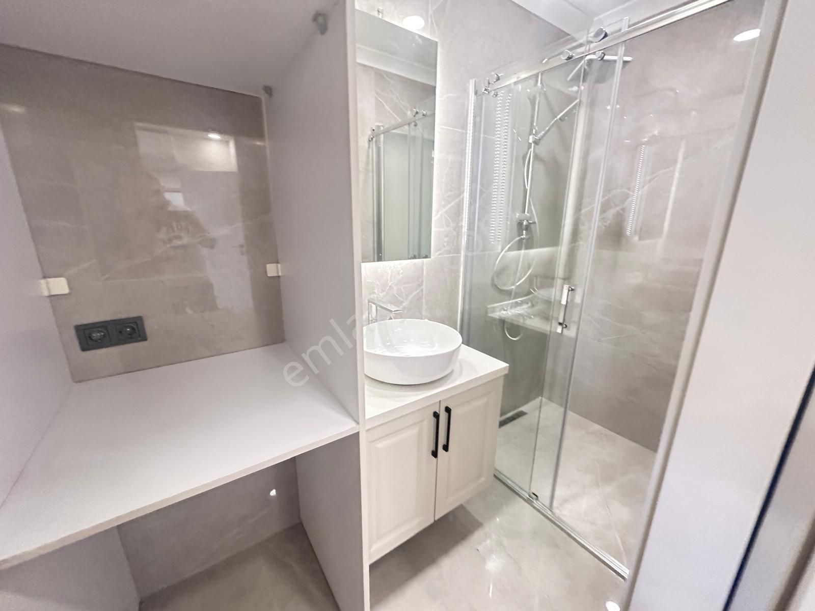 Erenköy Kaşanelerde 7/24 Güvenlikli Havuzlu Prestijli Binada - Görsel 22