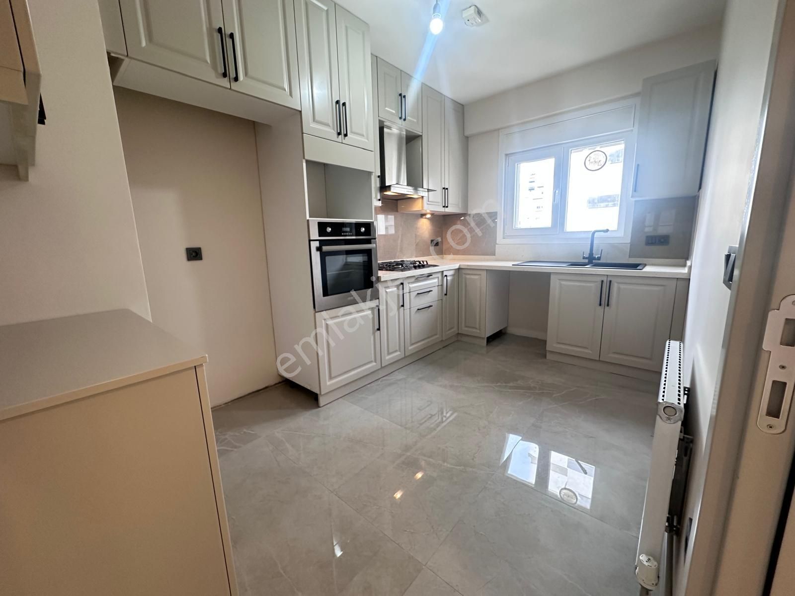 Erenköy Kaşanelerde 7/24 Güvenlikli Havuzlu Prestijli Binada - Görsel 7