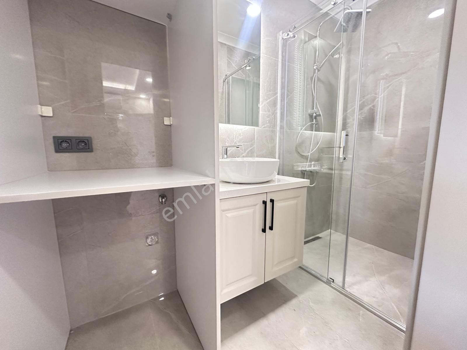 Erenköy Kaşanelerde 7/24 Güvenlikli Havuzlu Prestijli Binada - Görsel 20