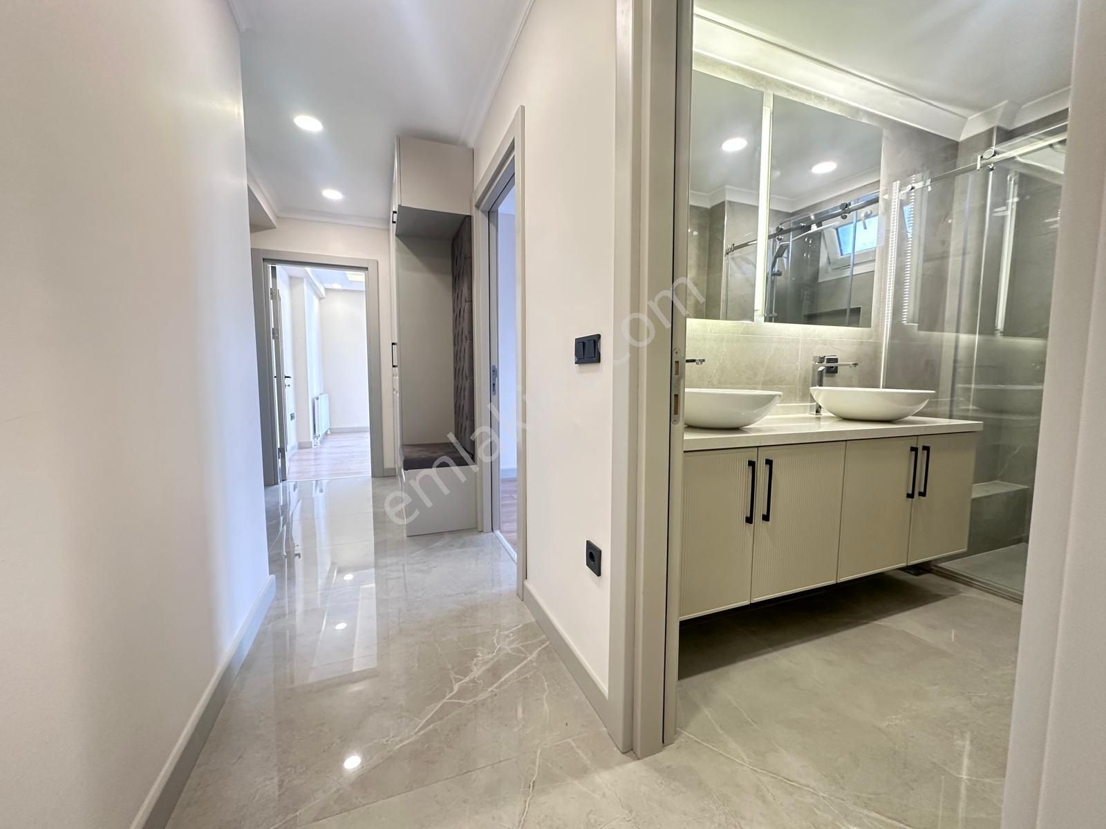 Erenköy Kaşanelerde 7/24 Güvenlikli Havuzlu Prestijli Binada - Görsel 24