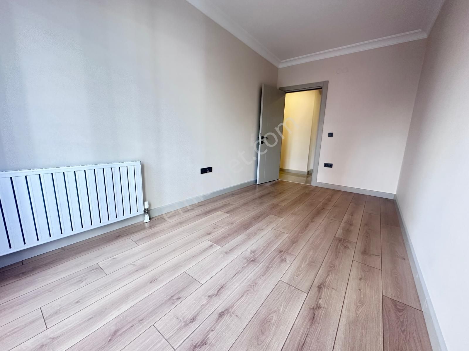 Erenköy Kaşanelerde 7/24 Güvenlikli Havuzlu Prestijli Binada - Görsel 16