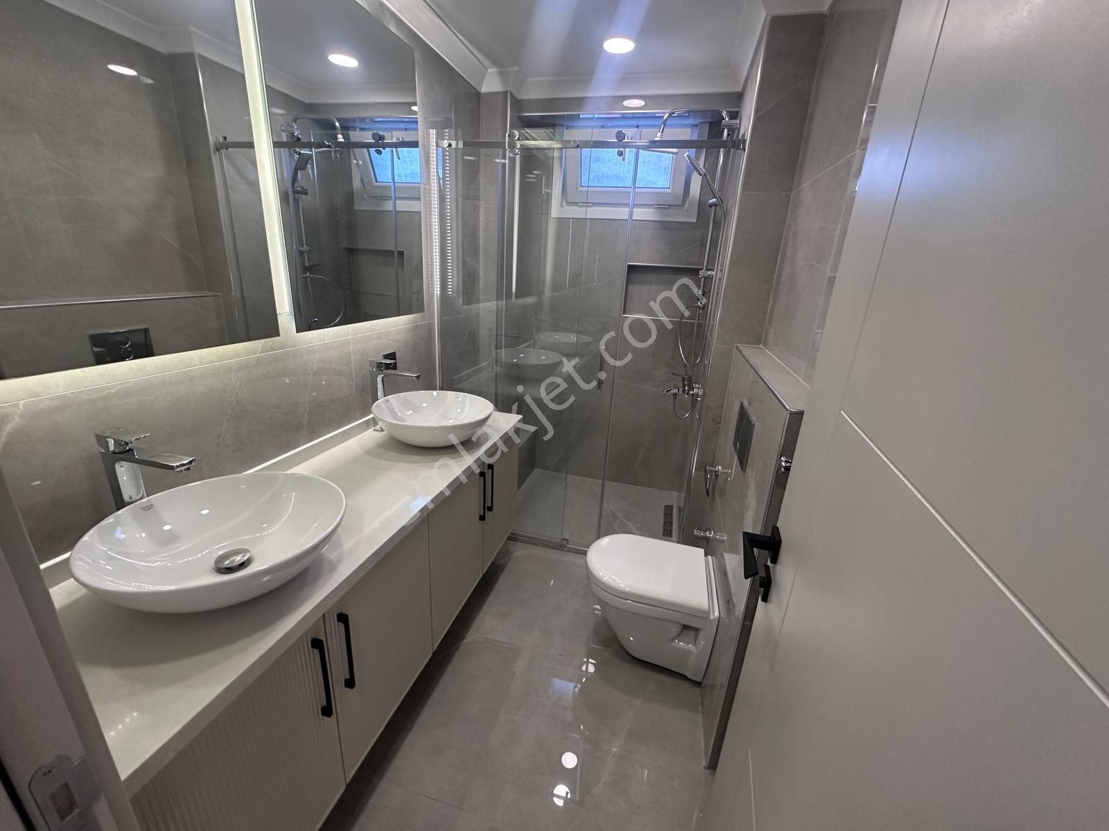 Erenköy Kaşanelerde 7/24 Güvenlikli Havuzlu Prestijli Binada - Görsel 17