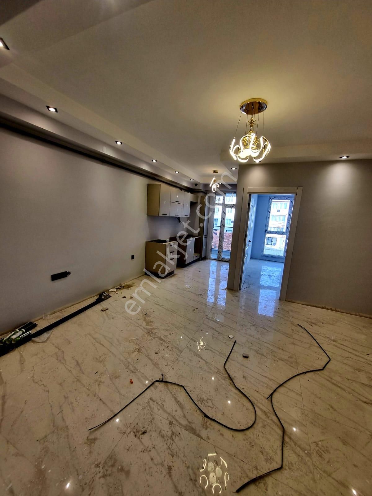 Çamlıca Mahallesinde Satılık 2+0 Daire - Görsel 2