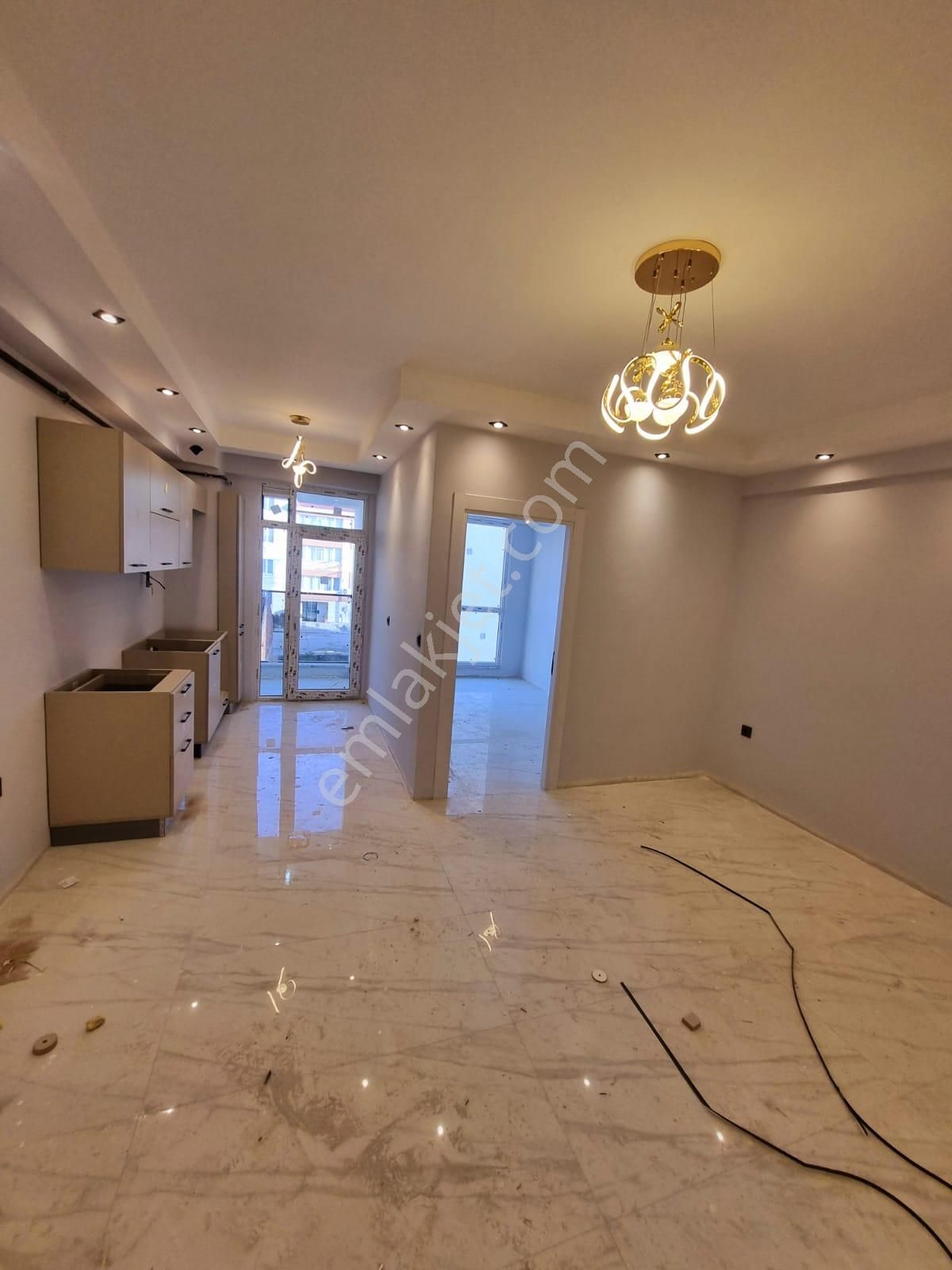 Çamlıca Mahallesinde Satılık 2+0 Daire - Görsel 3