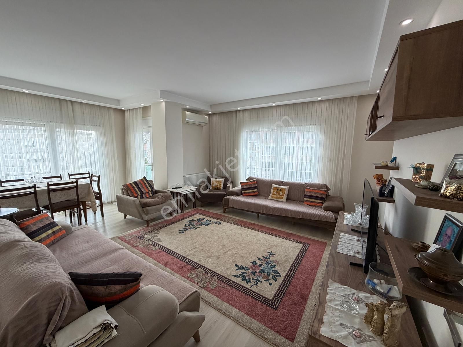 Bahçelievler Butik Site İçi 3.kat 3+1 K.oto Parklı 7/24 Güvenlik