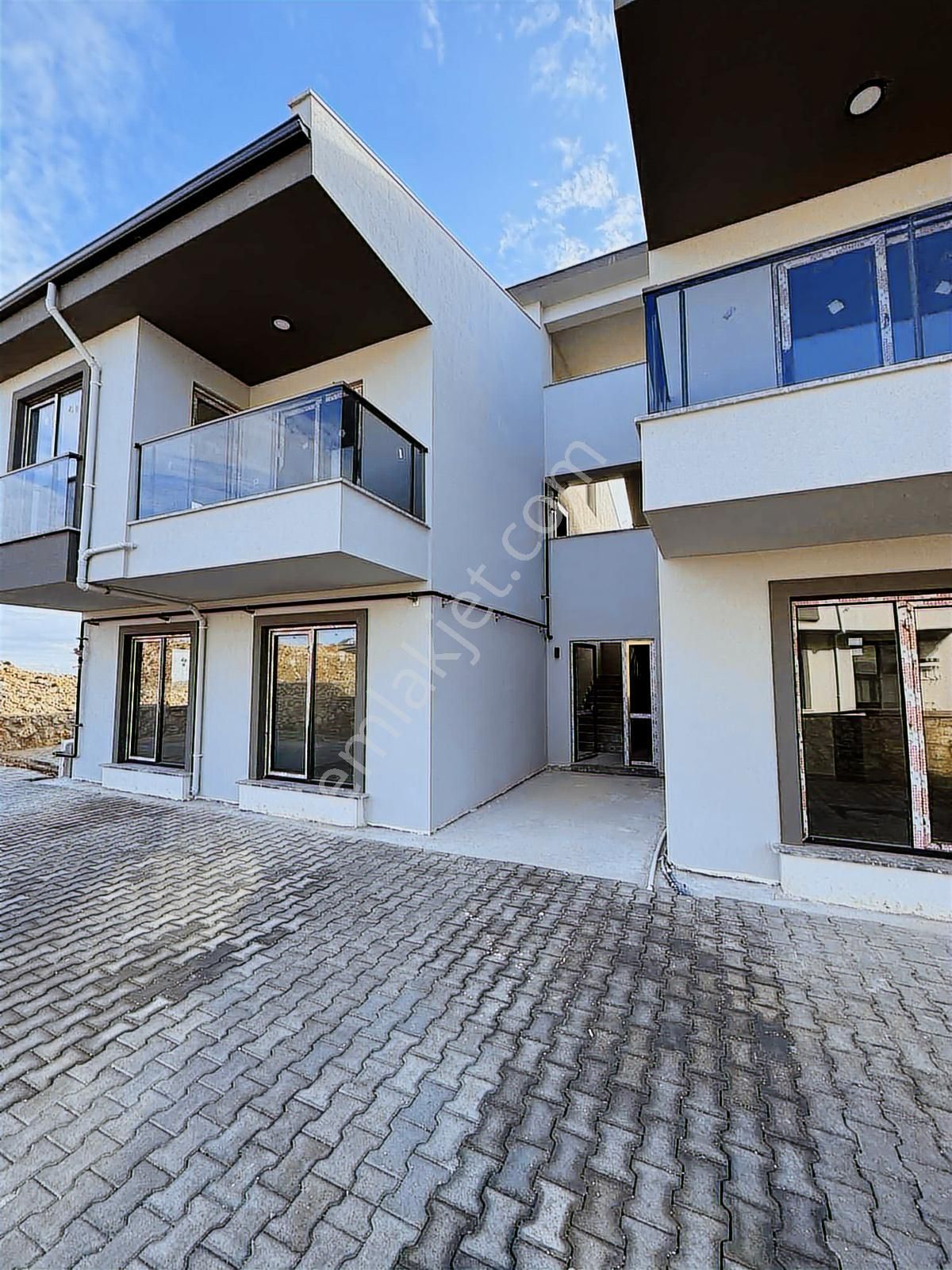 Muğla Ula Sıfır Yerden Isıtma Ebeveyn Banyolu Daire - Görsel 23