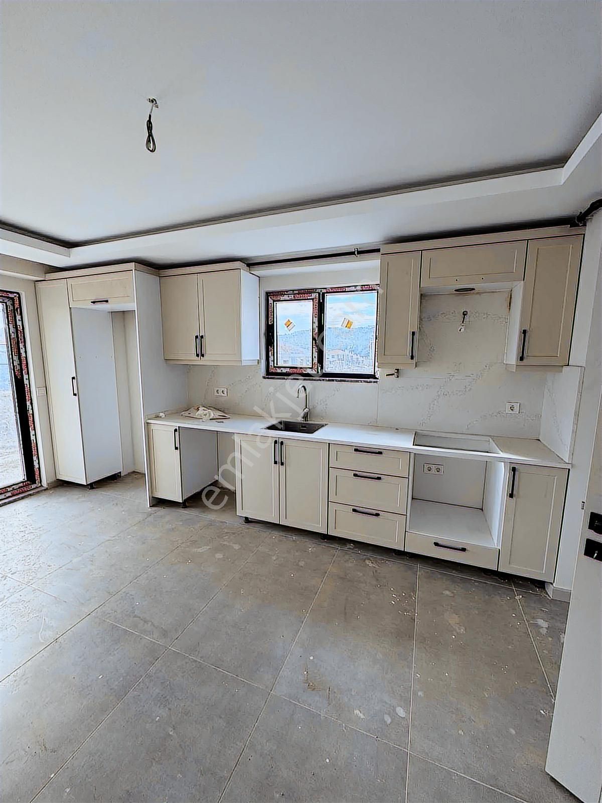 Muğla Ula Sıfır Yerden Isıtma Ebeveyn Banyolu Daire - Görsel 24