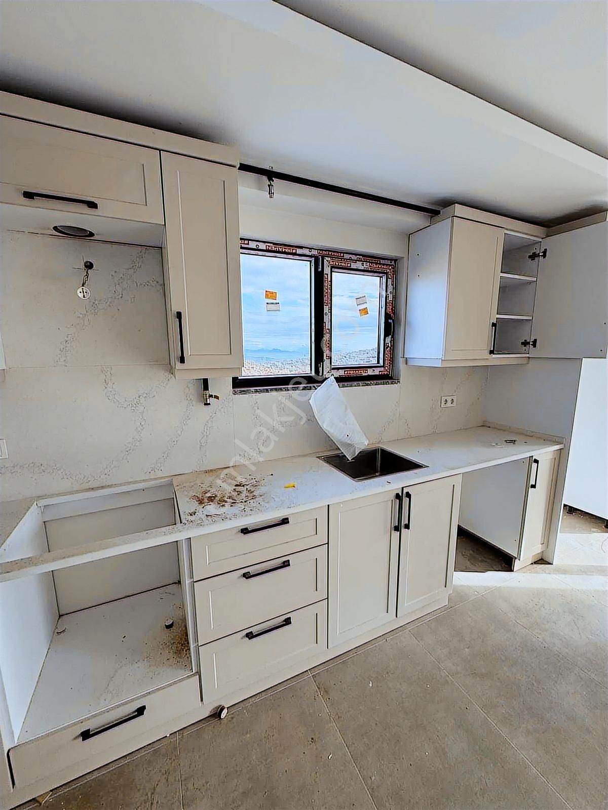 Muğla Ula Sıfır Yerden Isıtma Ebeveyn Banyolu Daire - Görsel 28