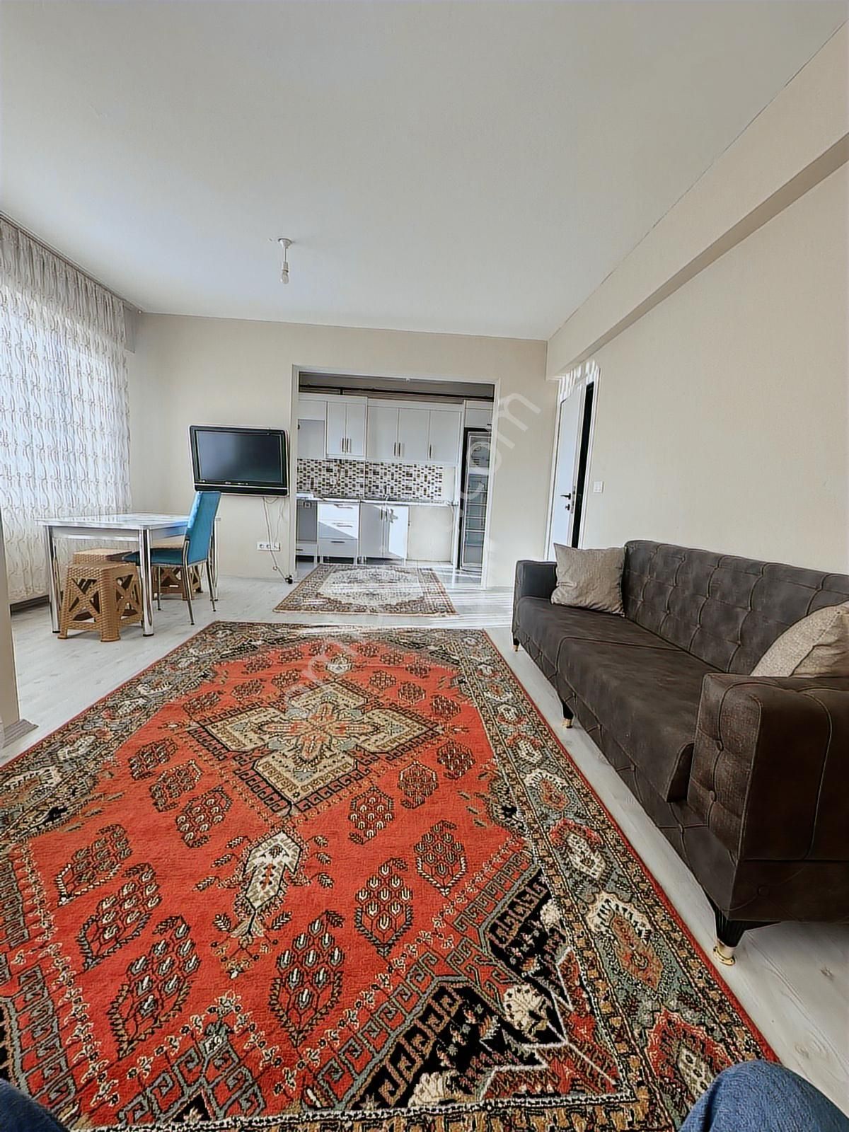 Birlik Emlak'tan Çerkezköy Veliköy'de Eşyalı 1+1 Kiralık Daire