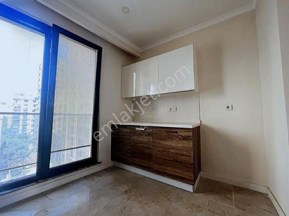 Boş.. Alternatifsiz Suadiye'de Bağdata Yakın Lüks Binada Satılık 100m2 Net 3+1 Daire - Görsel 2