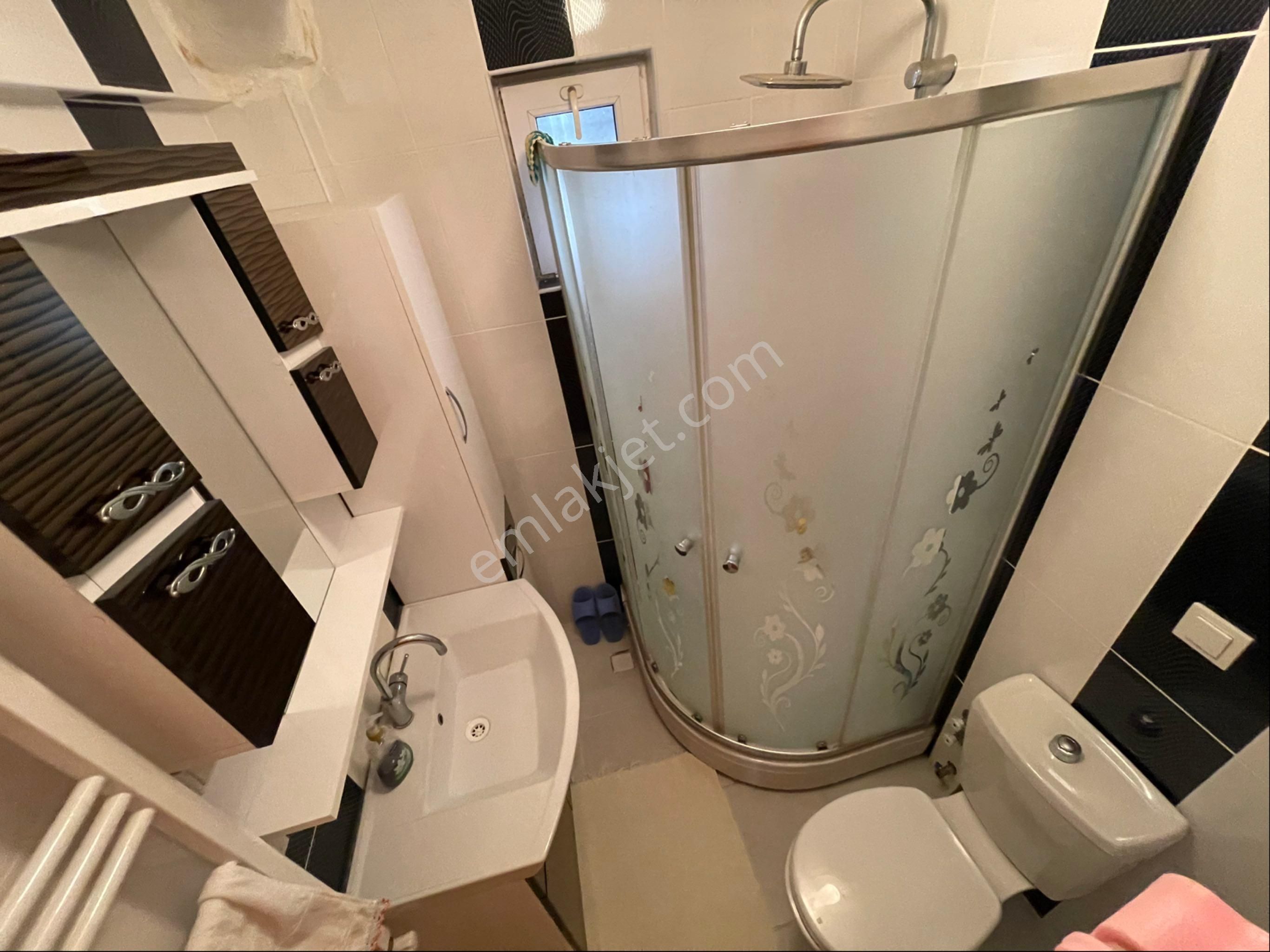 Metroya Yürüme Mesafesinde Manzaralı Ara Katta Yapılı 2+1 Acil Full Eşyalı Kiralık - Görsel 14