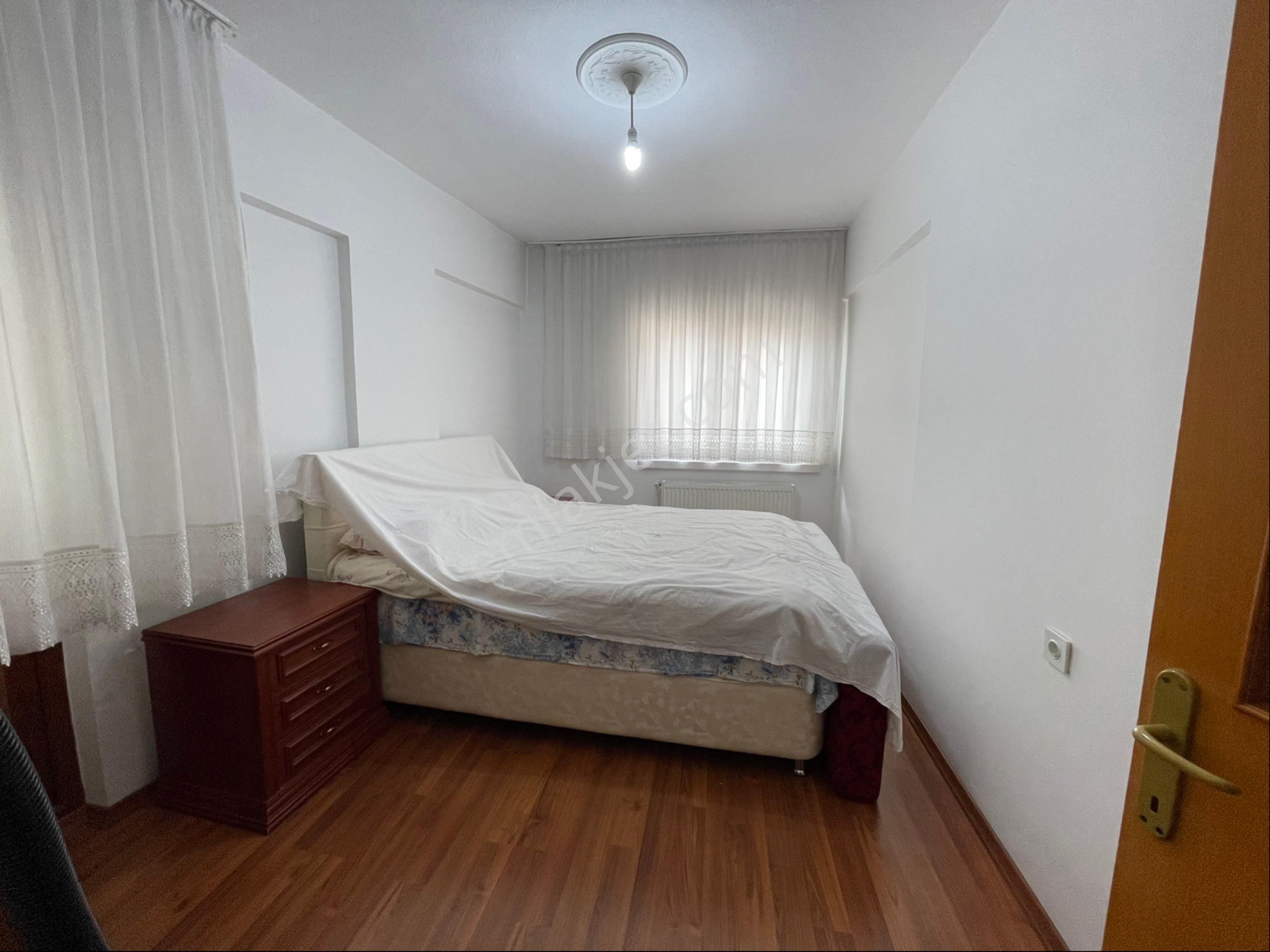 Metroya Yürüme Mesafesinde Manzaralı Ara Katta Yapılı 2+1 Acil Full Eşyalı Kiralık - Görsel 11