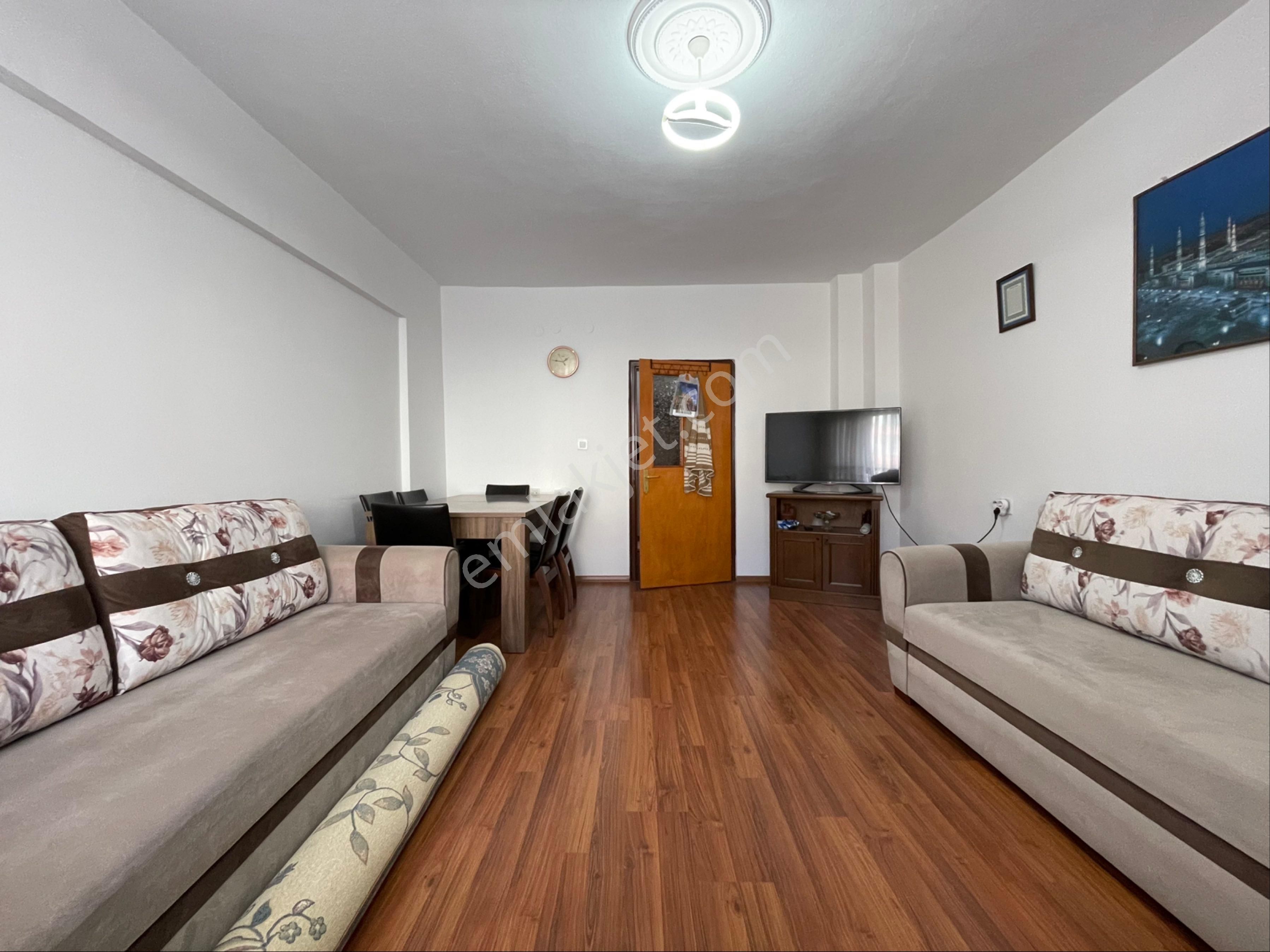 Metroya Yürüme Mesafesinde Manzaralı Ara Katta Yapılı 2+1 Acil Full Eşyalı Kiralık - Görsel 2