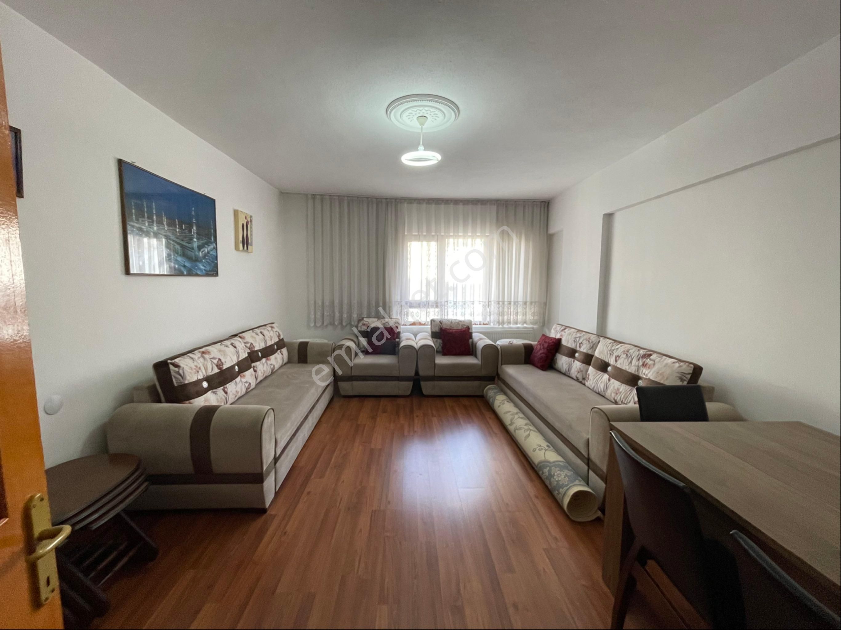 Metroya Yürüme Mesafesinde Manzaralı Ara Katta Yapılı 2+1 Acil Full Eşyalı Kiralık