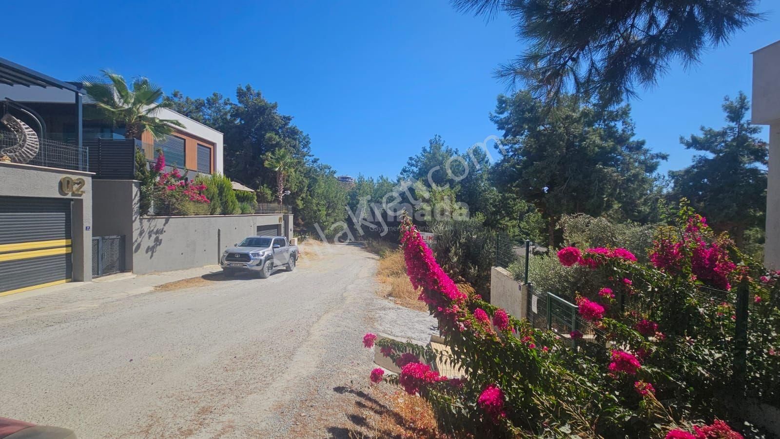 Kuşadası Soğucak'ta İnşaat Ruhsatı Alınmış Deniz Manzaralı Arsa - Görsel 6