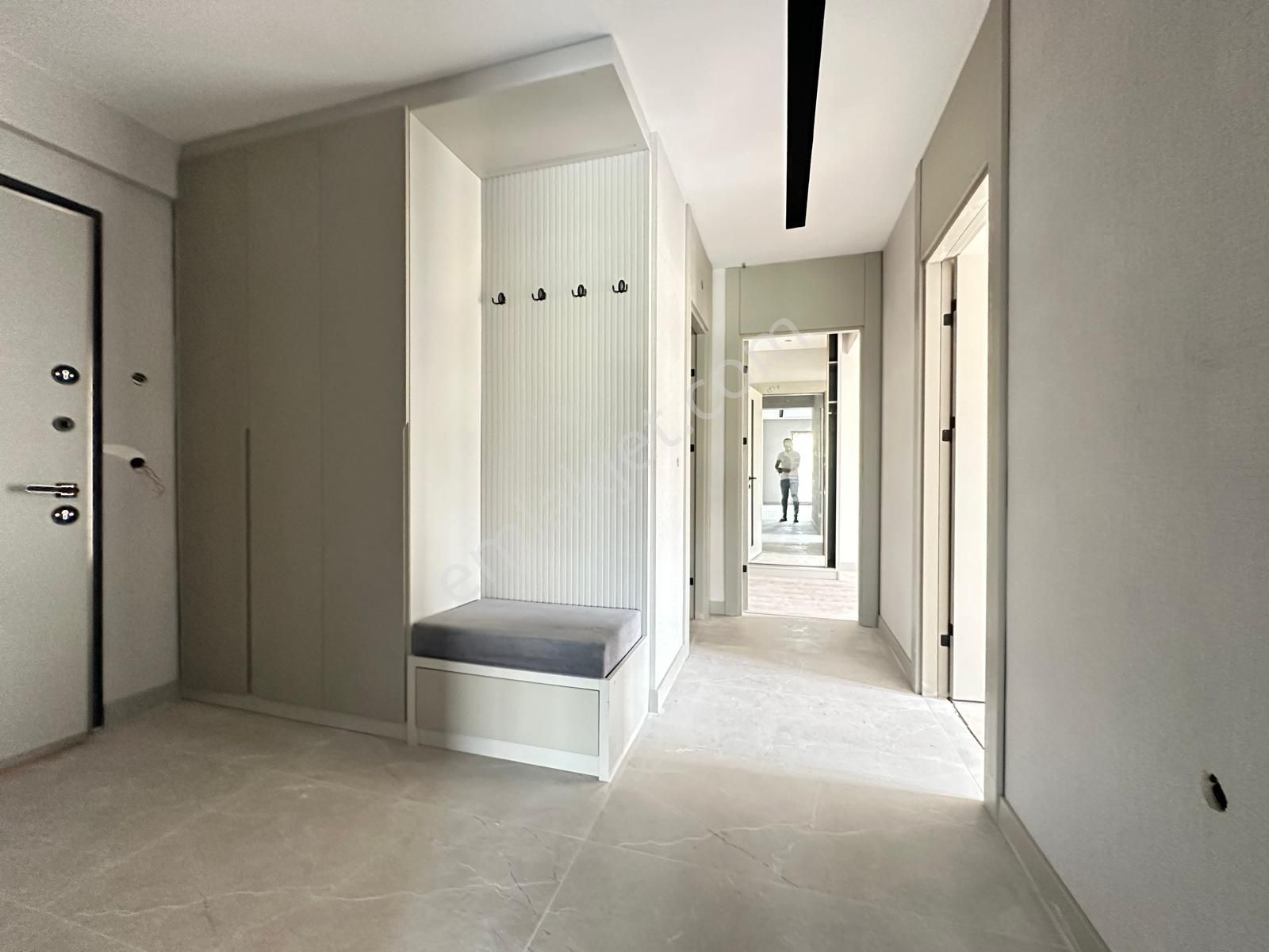 Pursaklar Mehmet Zengin Emlak'tan Otoparklı Çift Banyolu 6.kat 2+1 Ultra Lüks Sitede - Görsel 13