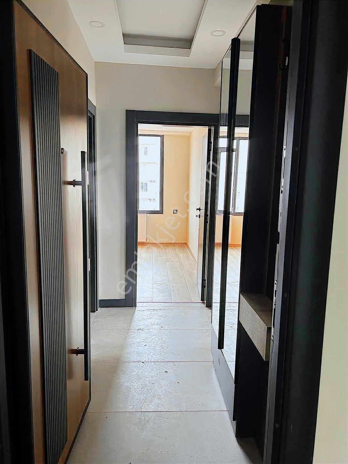 1+1 Lüks Daire Açık Havuzlu, Merkezi Konumda, Eşsiz Peyzaj - Görsel 9