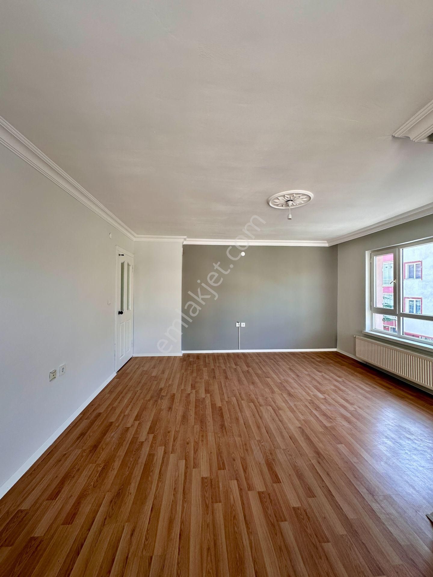 Pursaklar Mehmet Zengin Emlak'tan Protokol Yolu Yakını 2.kat 3+1 Full Yapılı Daire - Görsel 8