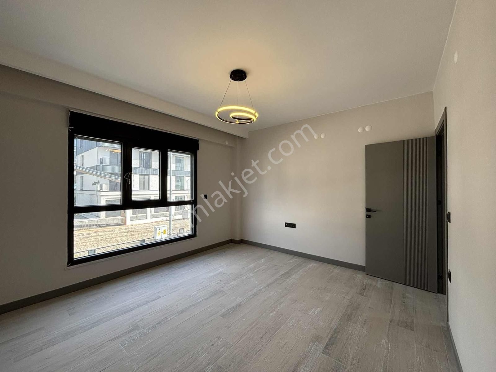 Eker'den Aşağısöğütönü Site İçi Özel Garajlı Lüks 3+1 - Görsel 13