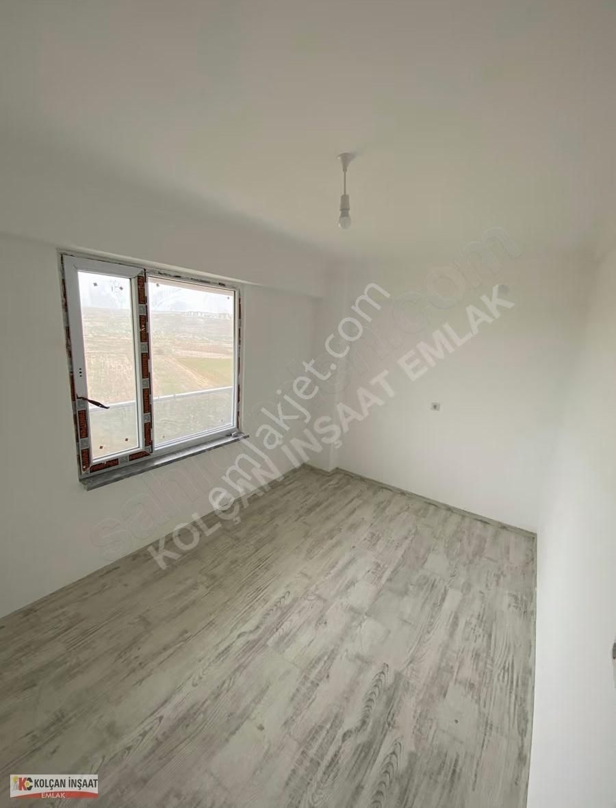 Kolçan Emlak'tan Satılık Ara Kat 2+1 Geniş Toki'de Sıfır Daire - Görsel 4