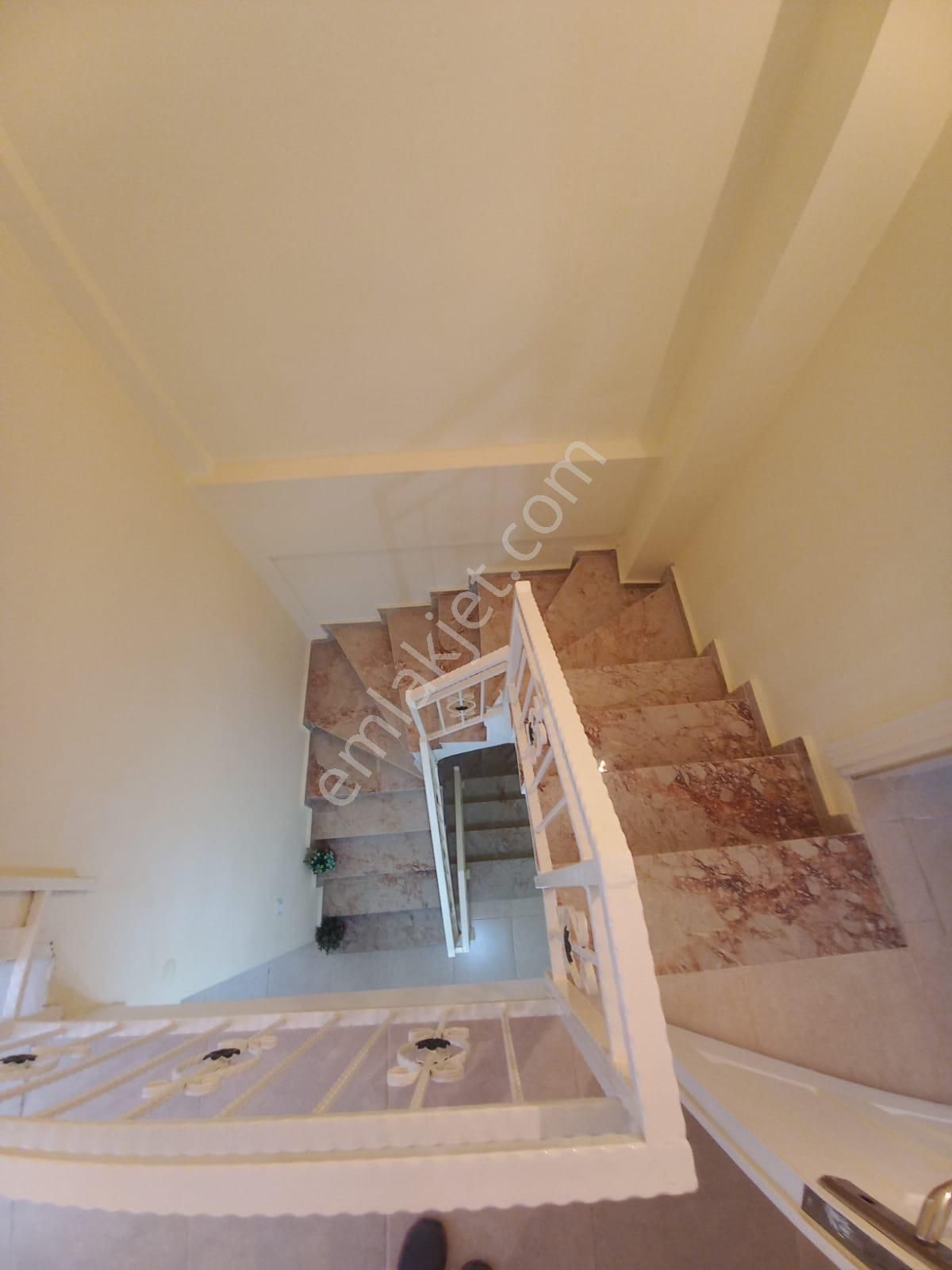 Didim Efeler'de Geniş Ailelere Uygun Villa 5+1 - Görsel 13