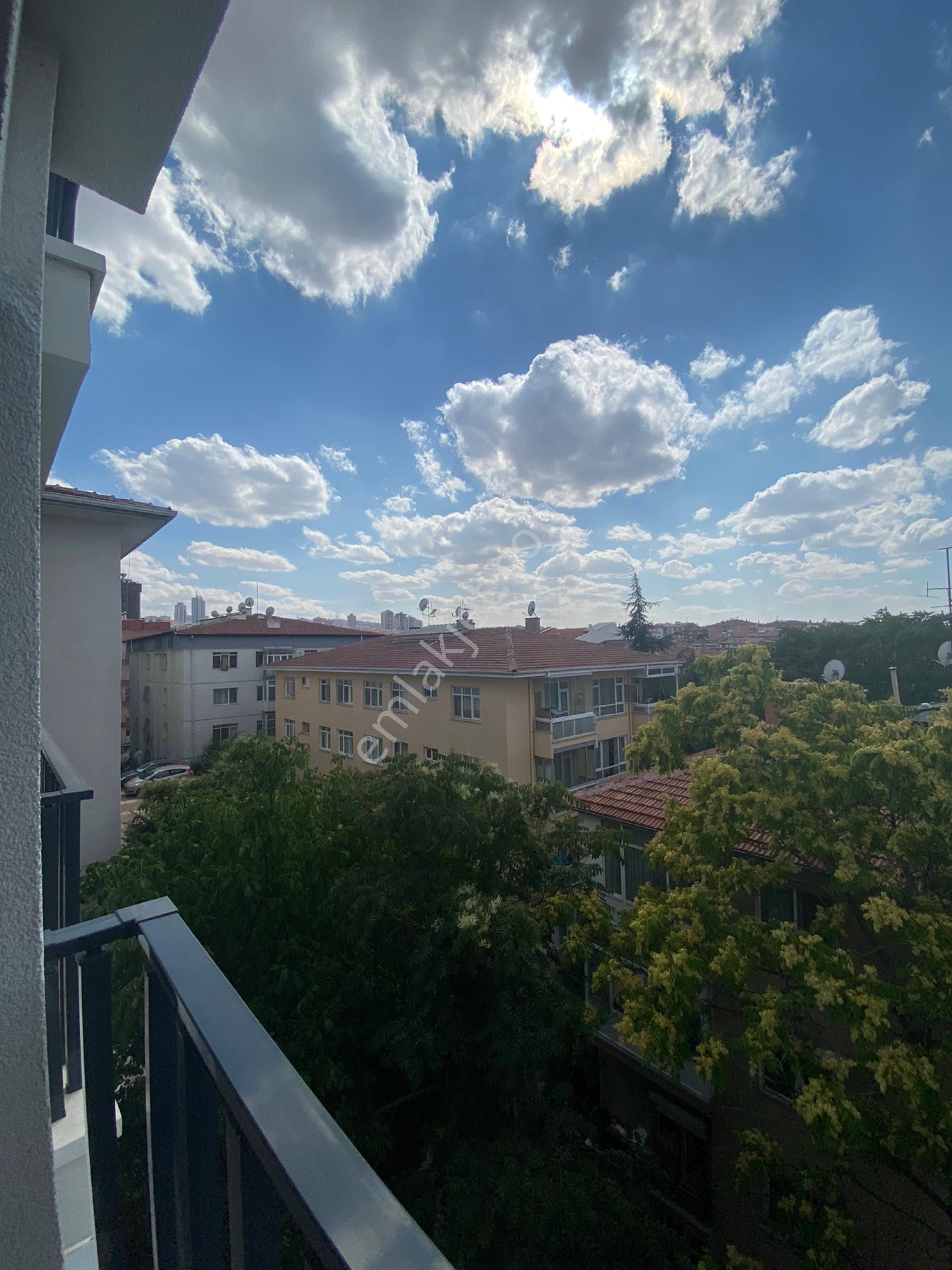 Ayrancı Paris Caddesi Yeni Bina Asansörlü,otoparklı Arakat Satılık 3+1 Daire - Görsel 3