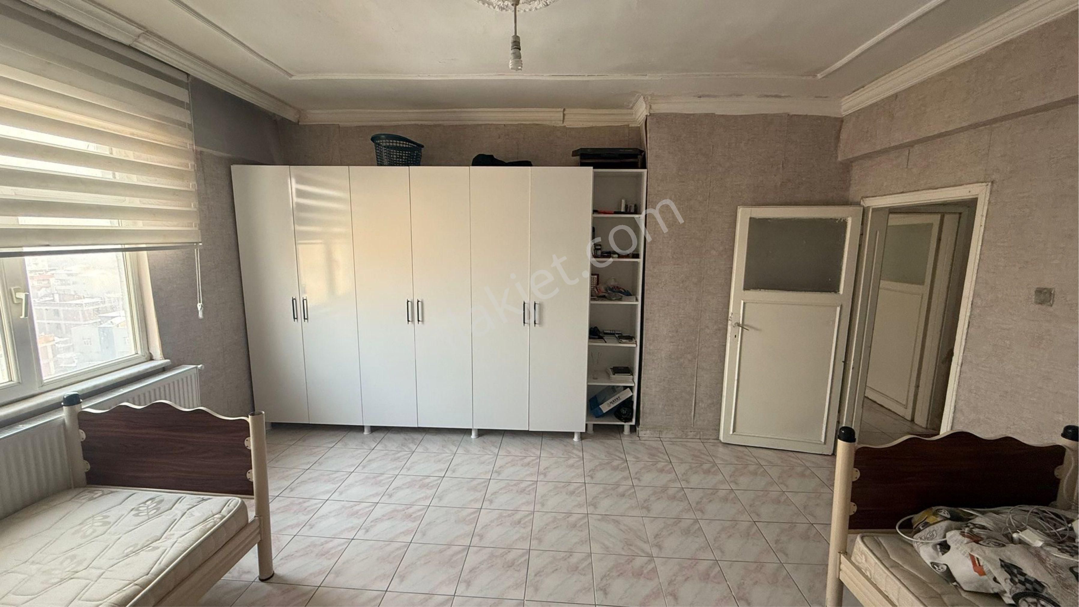 Cezaevi Üst Köşede Çok Acil Satılık 2+1 Daire - Görsel 5
