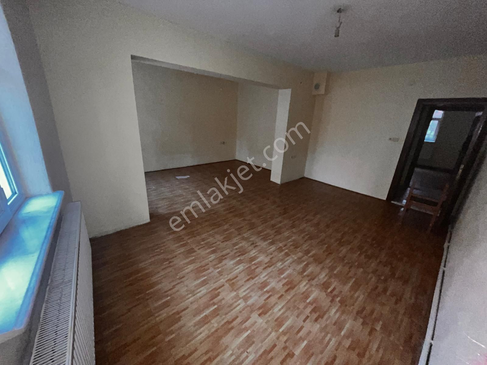 Anadolu Üni Yürüme Mesafesi Geniş Kullanışlı Kiralık 2+1 Sk-1 - Görsel 2