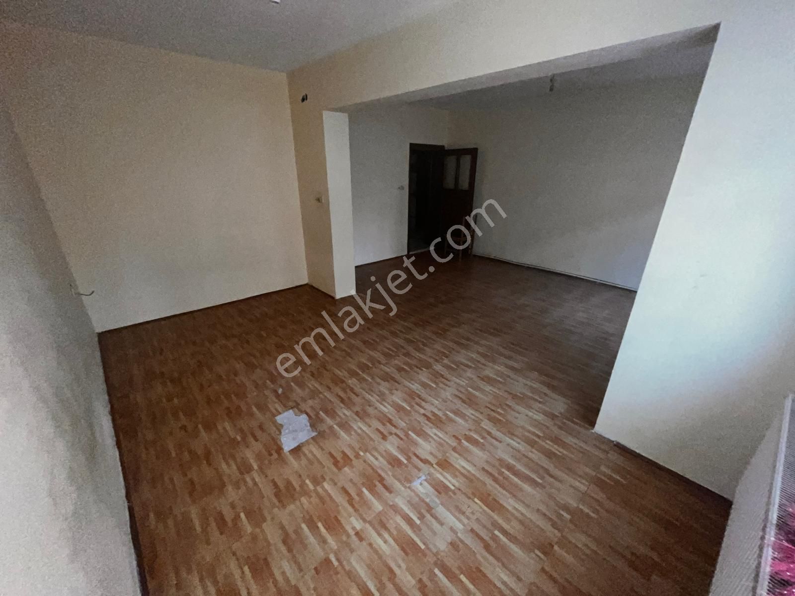 Anadolu Üni Yürüme Mesafesi Geniş Kullanışlı Kiralık 2+1 Sk-1 - Görsel 3