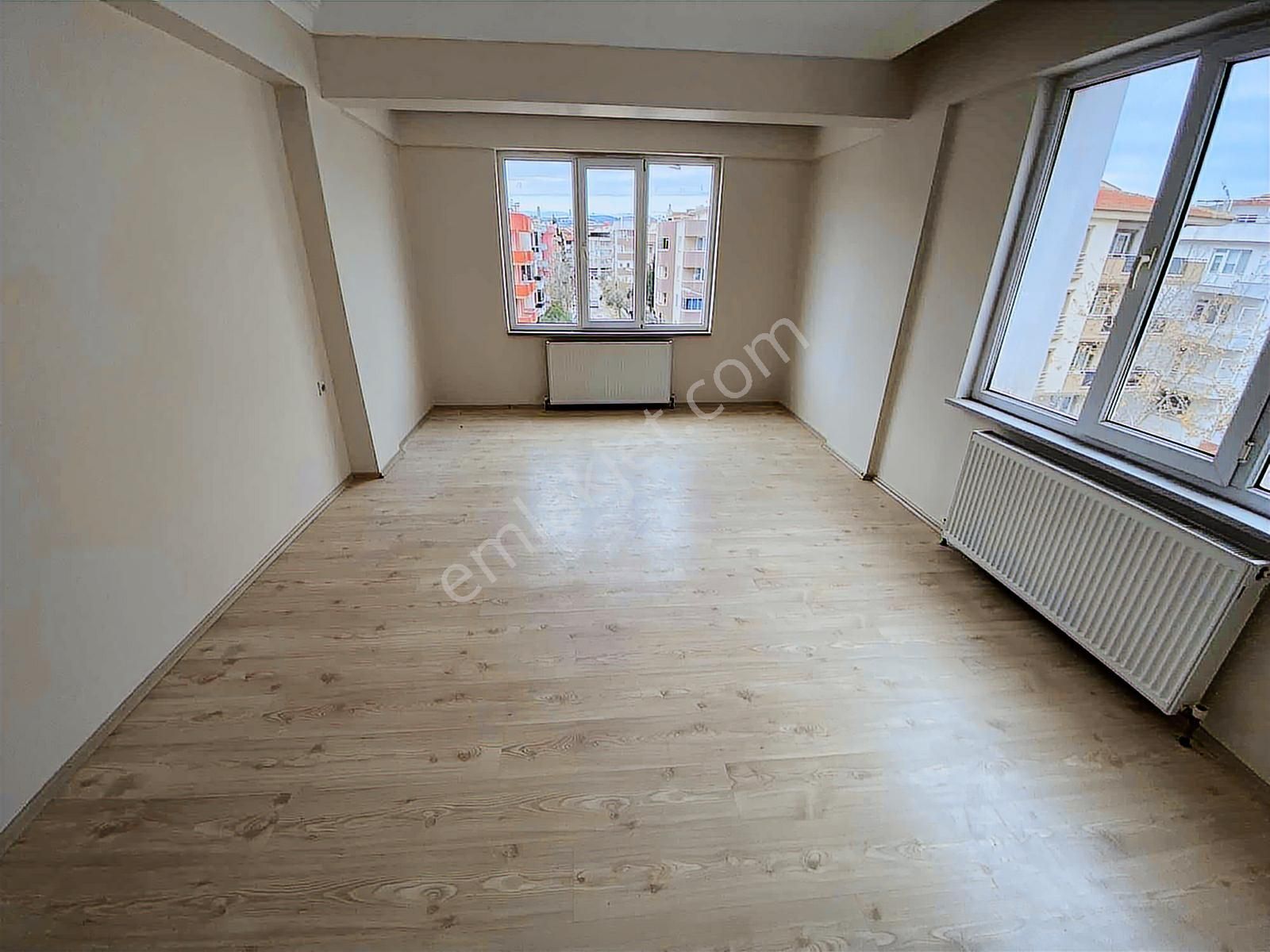 Nova Grup'tan Avukatlar Caddesi Üzeri Geniş 3+1 Kiralık Daire - Görsel 3