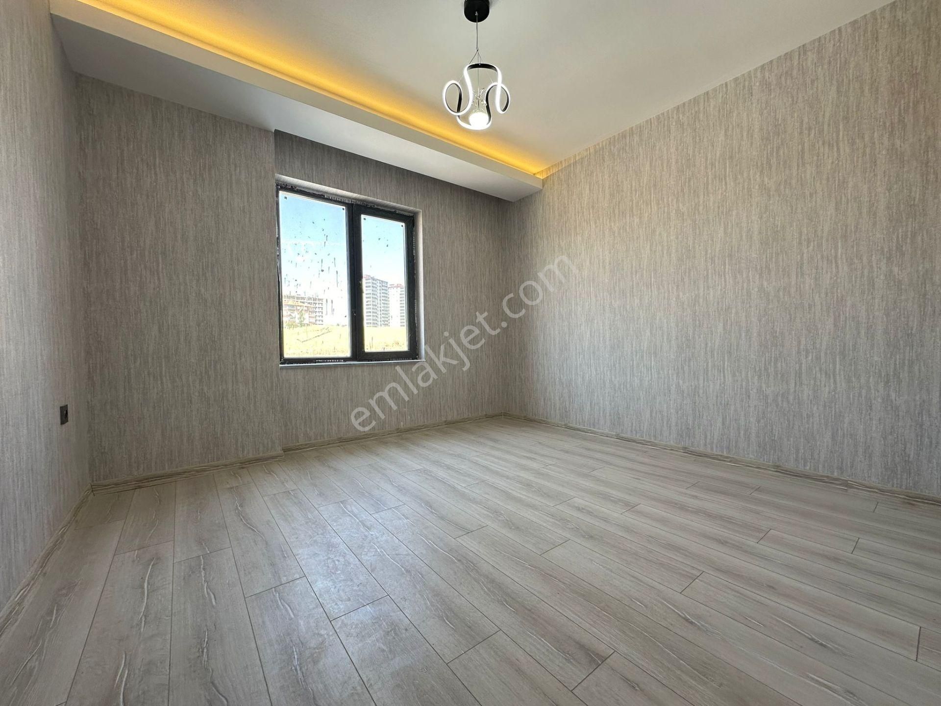 Pursaklar Mehmet Zengin Emlak'tan Ultra Lüx Sitede 4+1 6.kat Ful Yerden Isıtmalı Sıfır Daire - Görsel 9