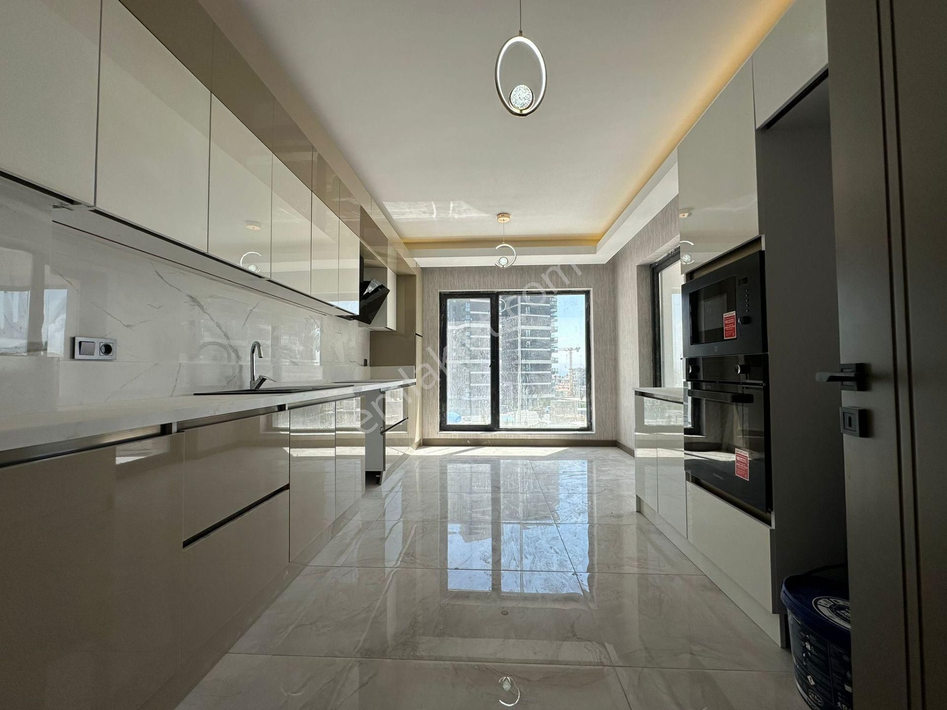 Pursaklar Mehmet Zengin Emlak'tan Ultra Lüx Sitede 4+1 6.kat Ful Yerden Isıtmalı Sıfır Daire
