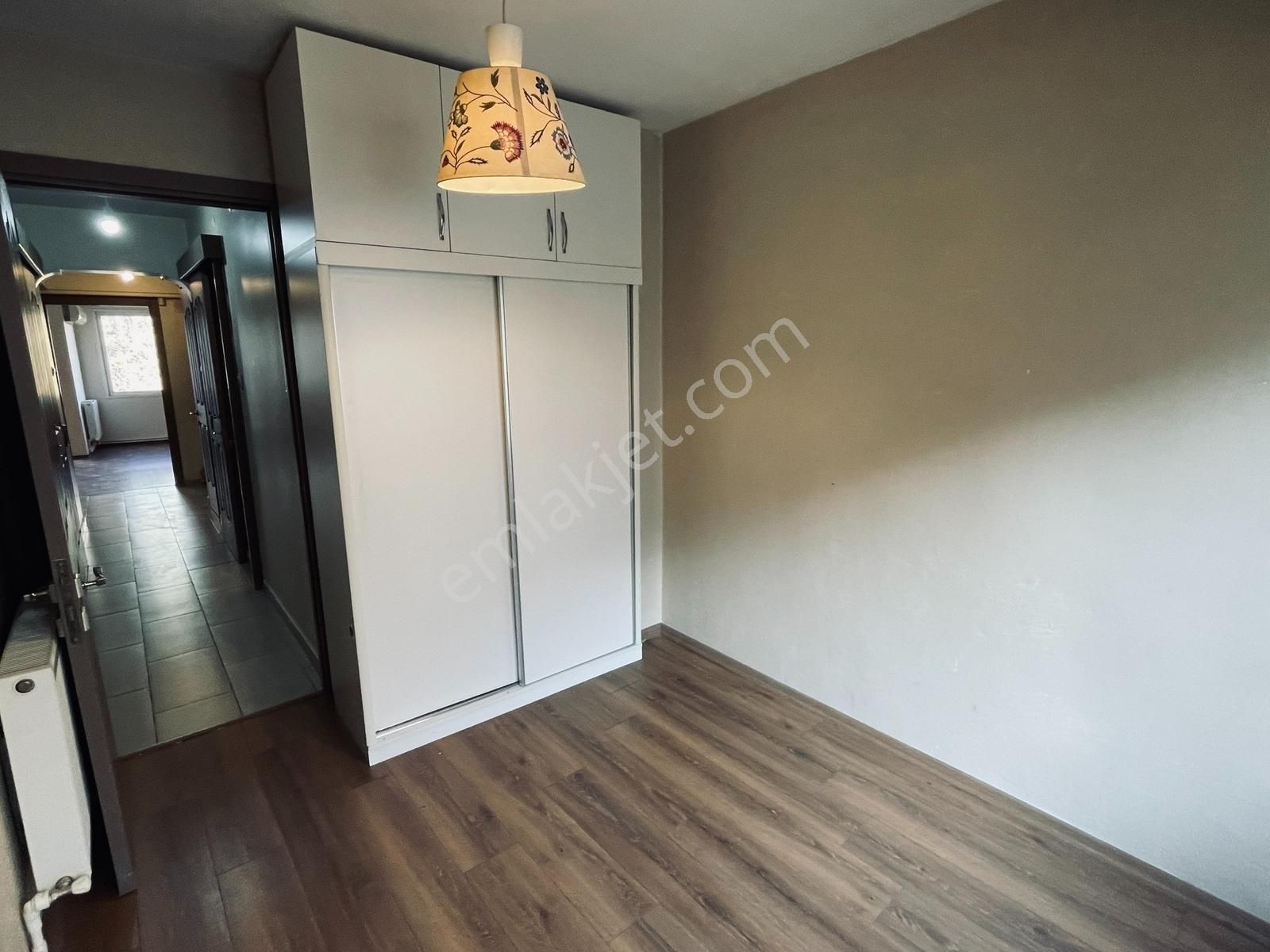 Bornova Küçükpark Meydanda Çift Cephe Bakımlı 3+1 Kiralık Daire - Görsel 11