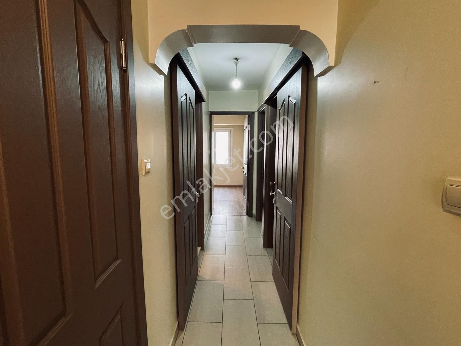 Bornova Küçükpark Meydanda Çift Cephe Bakımlı 3+1 Kiralık Daire - Görsel 19