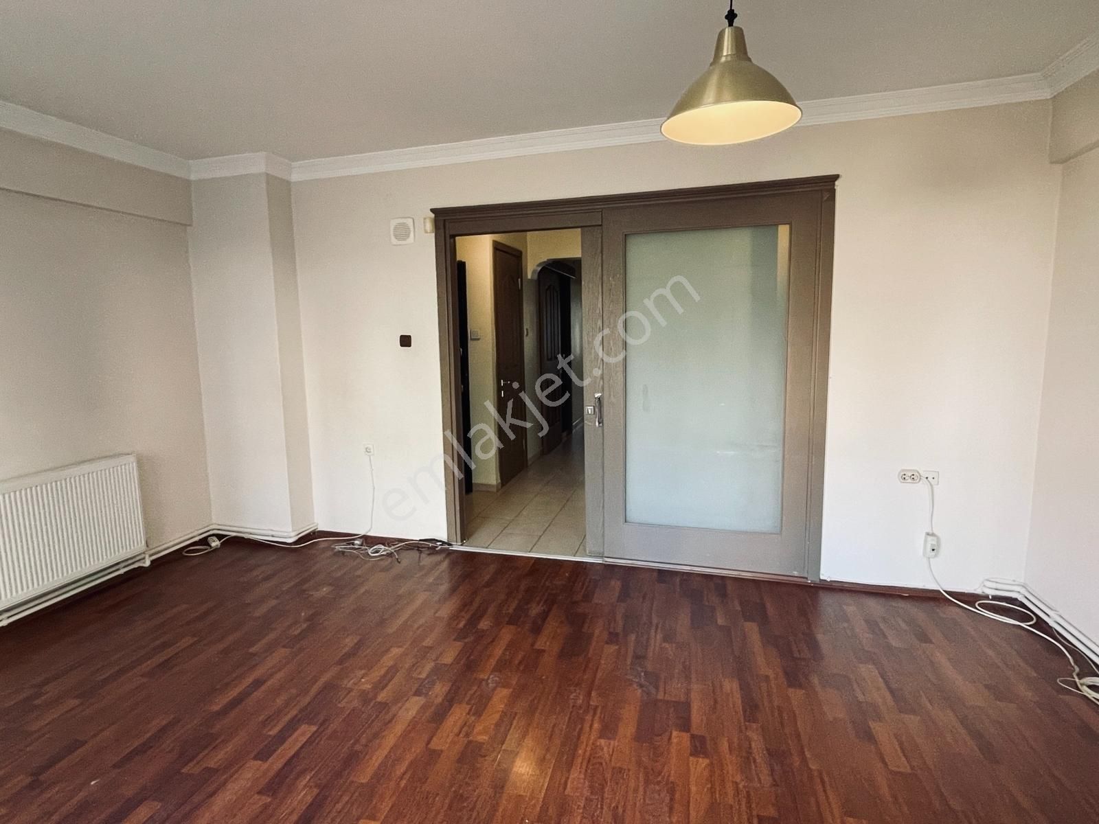 Bornova Küçükpark Meydanda Çift Cephe Bakımlı 3+1 Kiralık Daire - Görsel 8