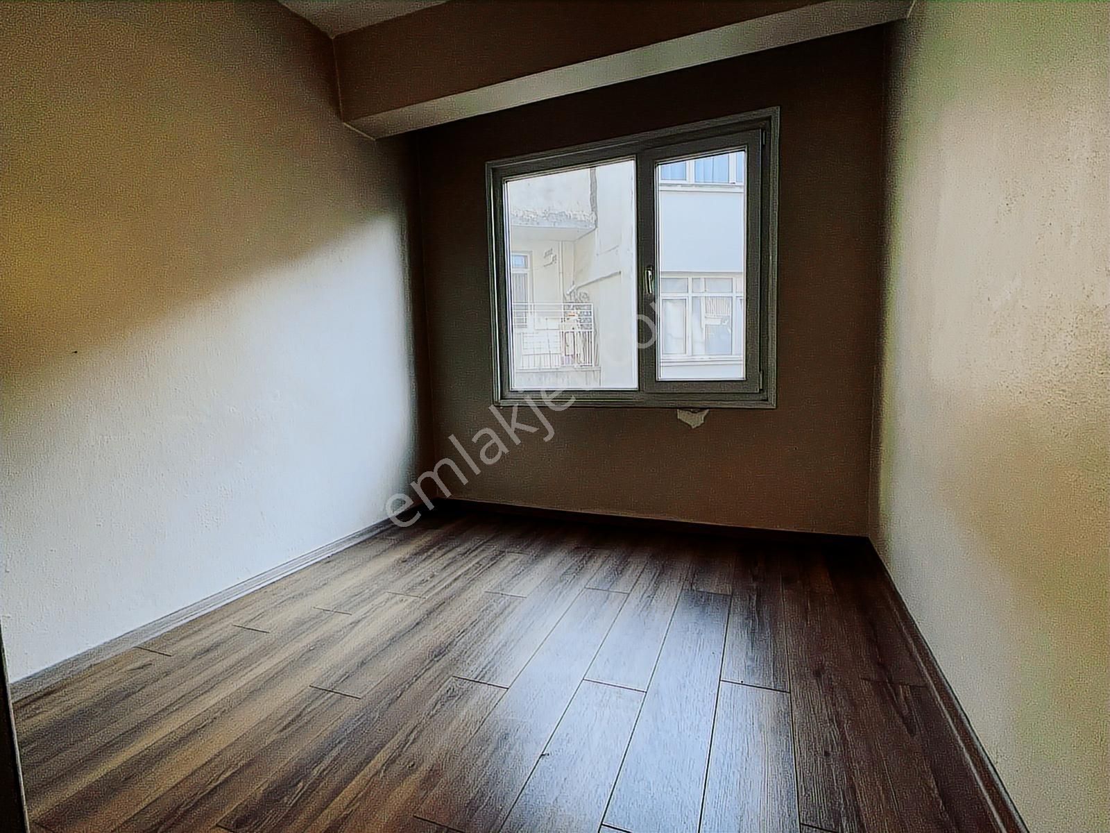 Bornova Küçükpark Meydanda Çift Cephe Bakımlı 3+1 Kiralık Daire - Görsel 4