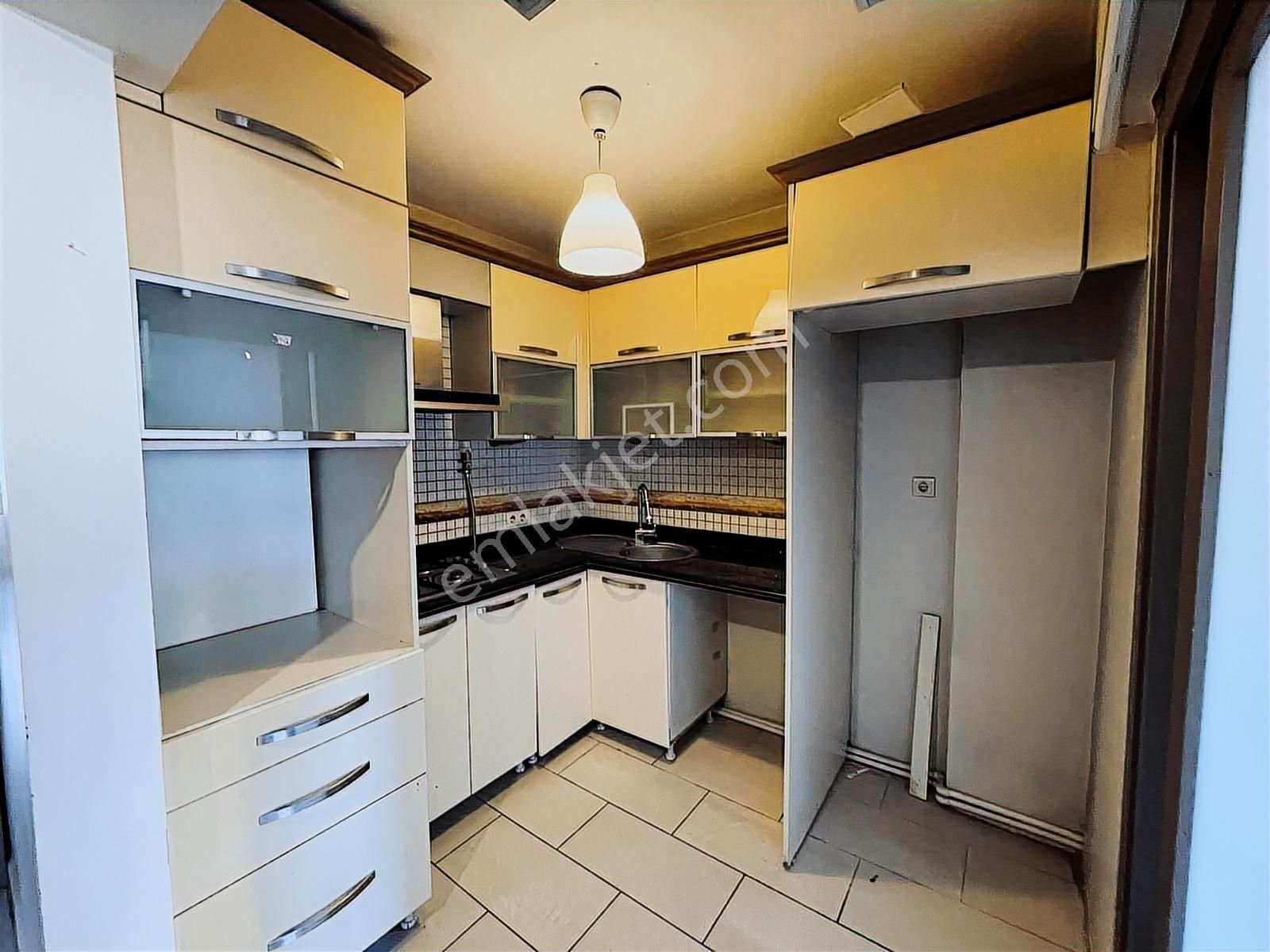 Bornova Küçükpark Meydanda Çift Cephe Bakımlı 3+1 Kiralık Daire - Görsel 10