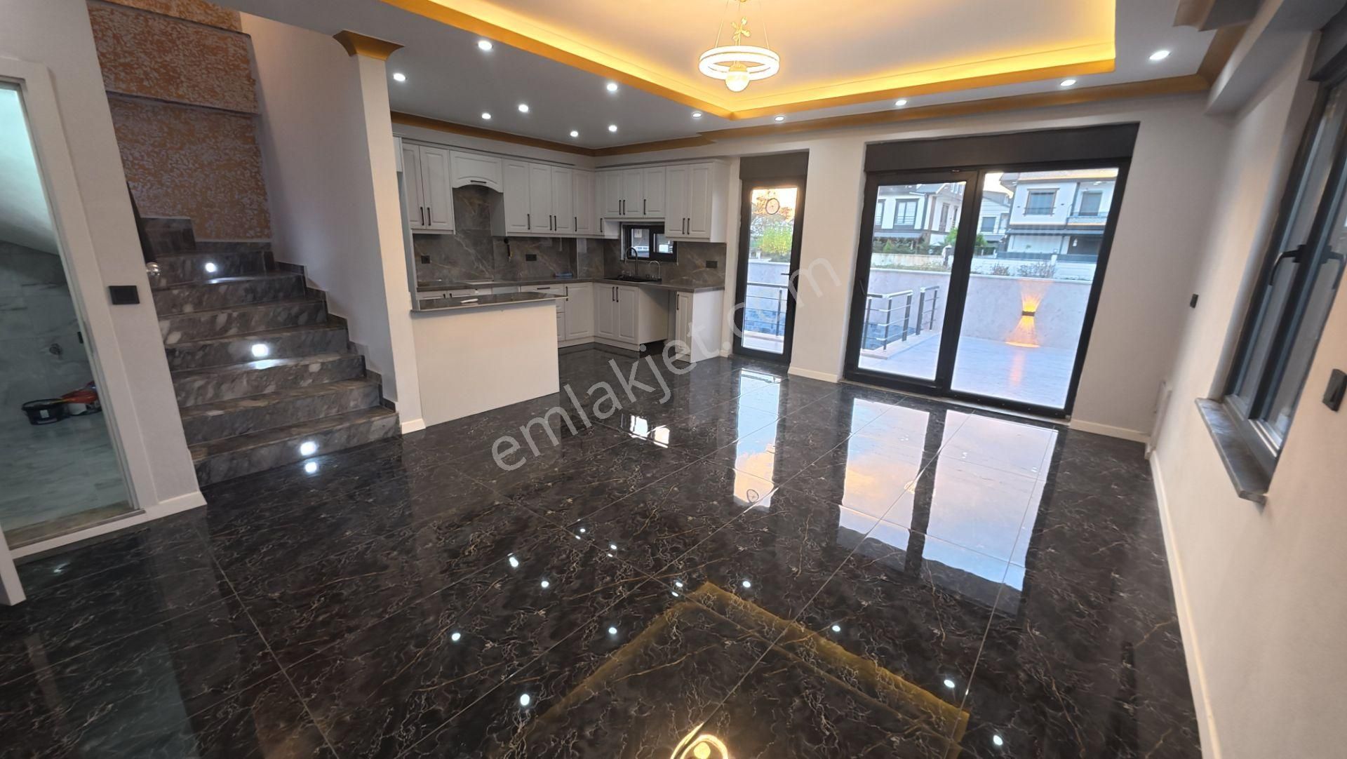 Sakarya Kocaalide Müstakil Havuz Ve Bahçe Kullanımlı Villa!!! - Görsel 8